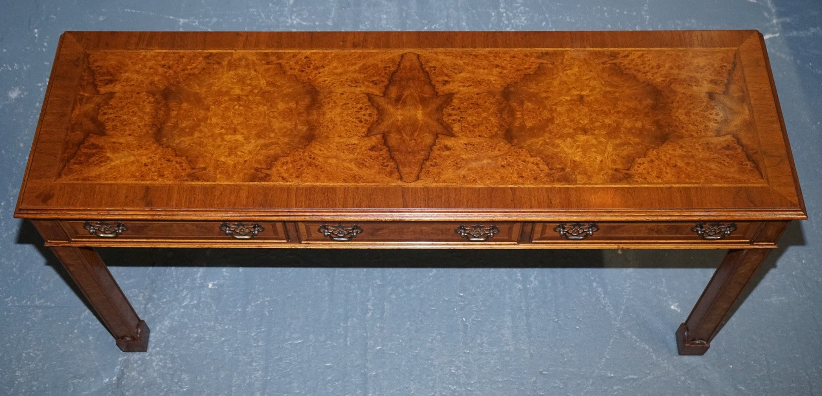GEORGIAN STYLE BRIGHTS OF NETTLEBED LONDON BURR WALNUT CONSOLE TABLE
