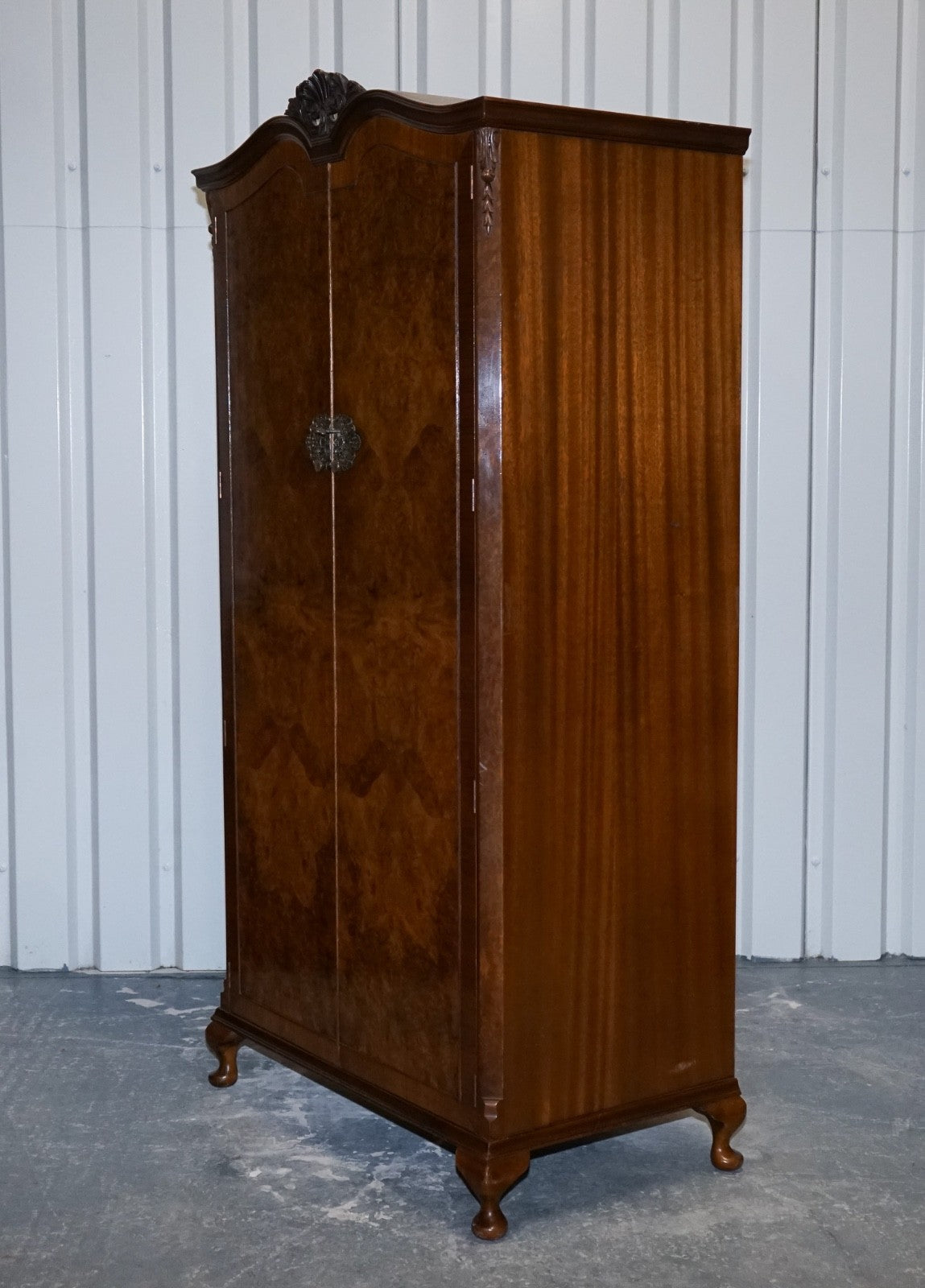 ART DECO 1920'S QUEEN ANNE ENGLiSH  BURR WALNUT TWO DOOR WARDROBE