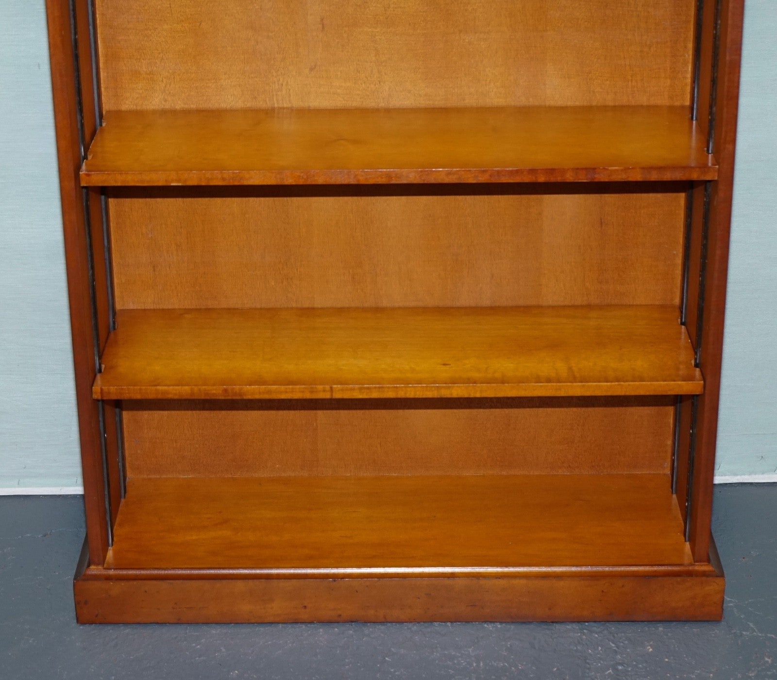 VINTAGE TRADITIONAL BURR YEW WOOD DWARF OPEN BOOKCASE ADJUSTABLE SHELVES