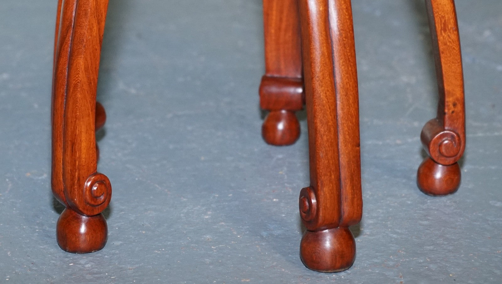 CHINESE HARDWOOD PLANT STAND WITH PIERCED DESIGN & CABRIOLE LEGS