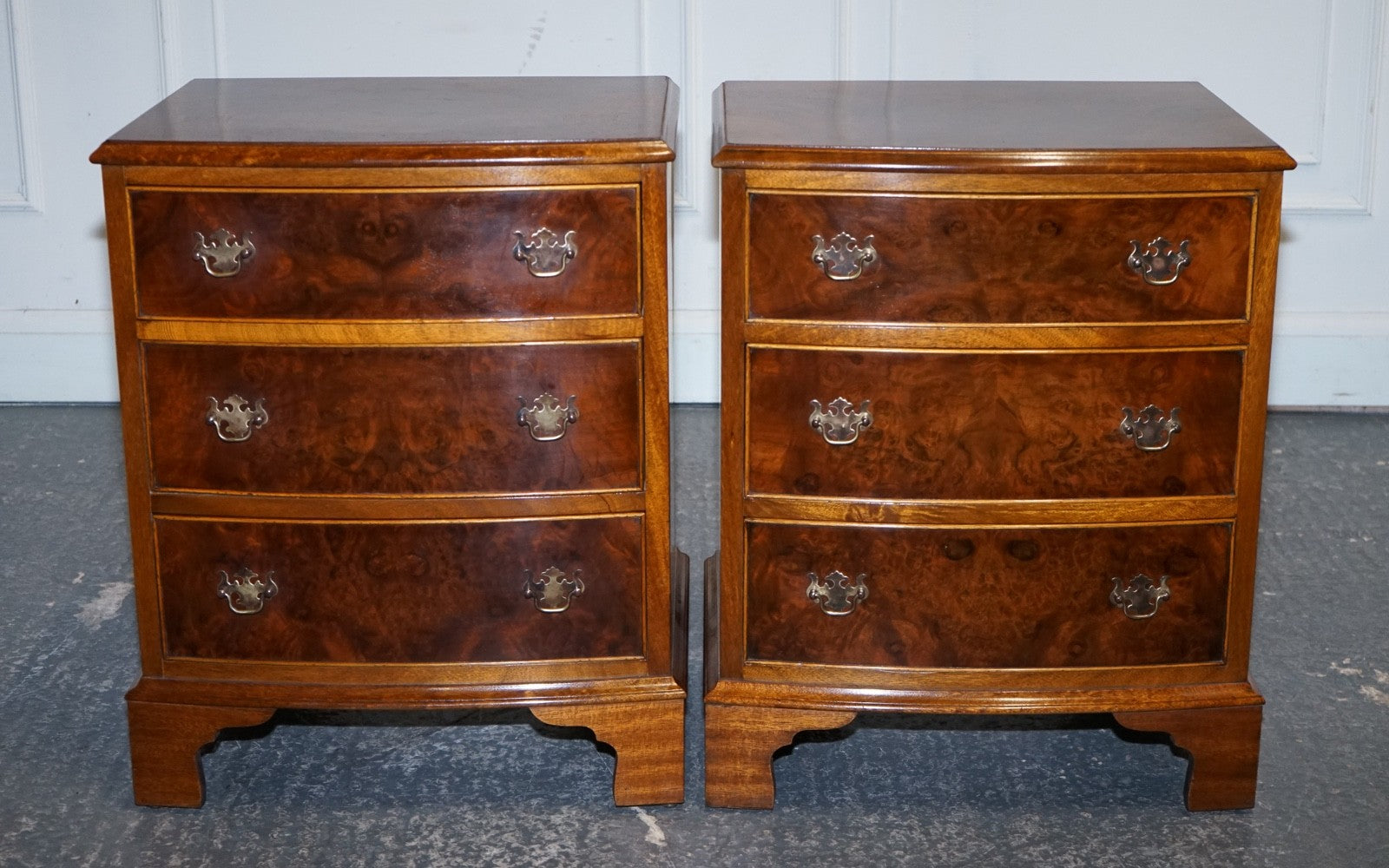 PAIR OF RESTORED BURR WALNUT BEDSIDE NIGHTSTAND CHEST OF DRAWERS