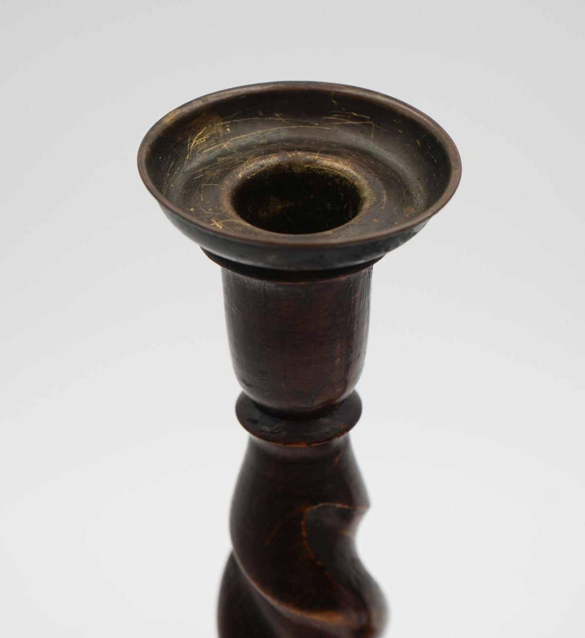 EARLY ViCTORIAN PAIR OF ENGLISH OAK BARLEY TWIST CANDLE STICKS (1)