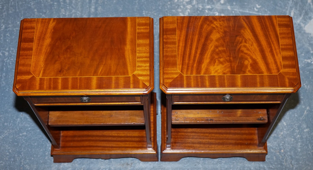 VINTAGE PAIR OF GEORGIAN STYLE WALNUT BEDSIDES NIGHTSTANDS SIDE TABLES