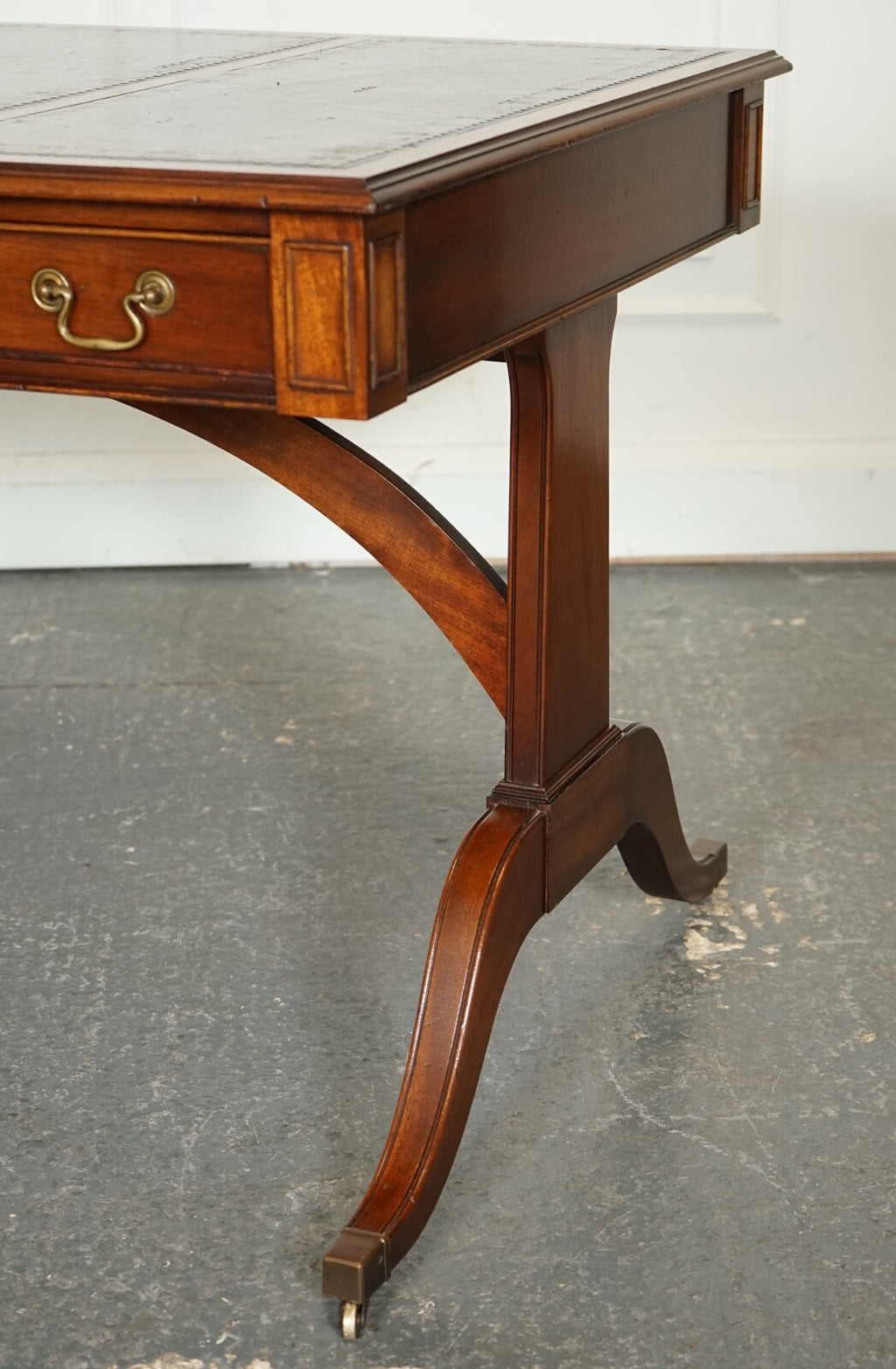BEVAN FUNNEL REGENCY STYLE TWO DRAWERS WRITING OFFICE DESK TABLE GREEN LEATHER