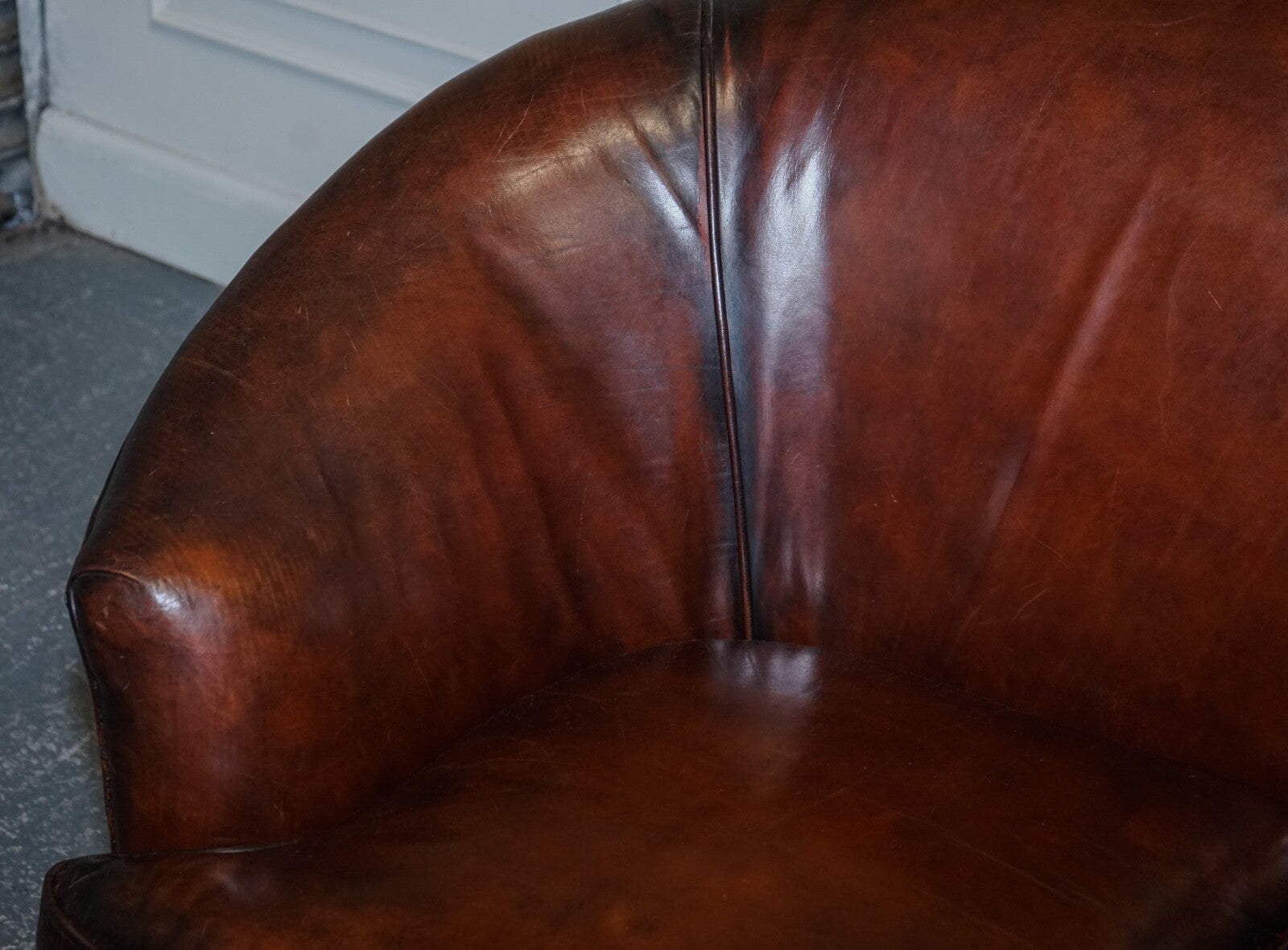 1920'S ART DECO RESTORED HAND DYED WHISKEY BROWN SUITE SOFA ARMCHAIRS FOOTSTOOLS