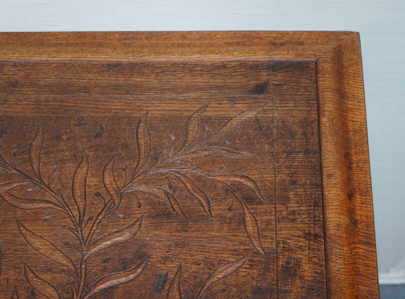 KING ALBERT I OF BELGIUM OCCASIONAL SIDE END COFFEE TABLE CARVED OAK CiRCA 1900