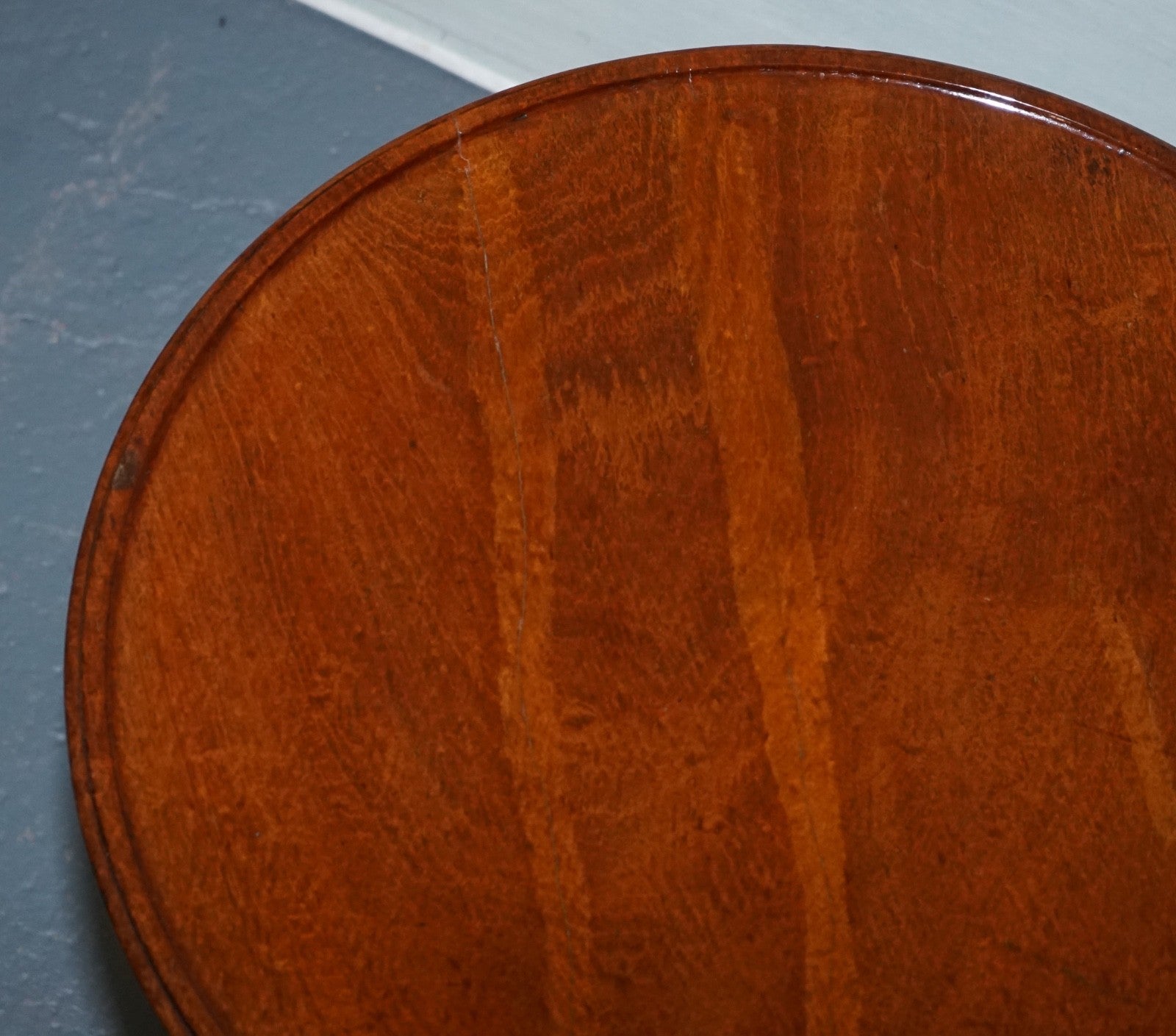 VICTORIAN HARDWOOD TILT TOP TRIPOD TABLE ROUND SIDE OR WiNE TABLE
