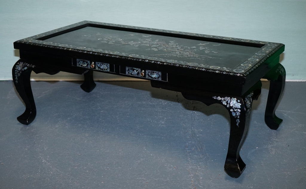 ORIENTAL CHINESE BLACK LACQUER COFFEE TABLE WITH MOTHER OF PEARL AND TWO DRAWERS