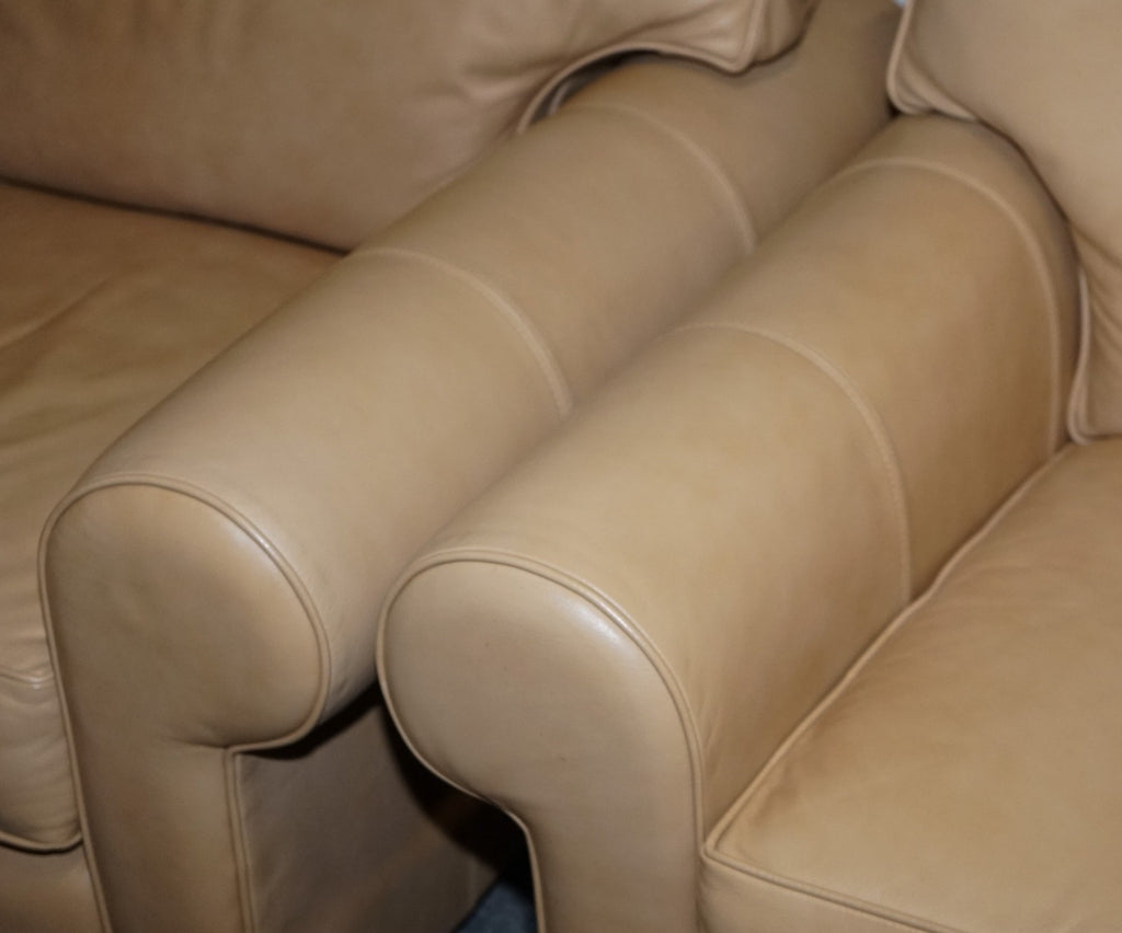 FINE LATTE BROWN LEATHER PAIR OF ARMCHAIRS MADE BY MULTIYORK ENGLAND