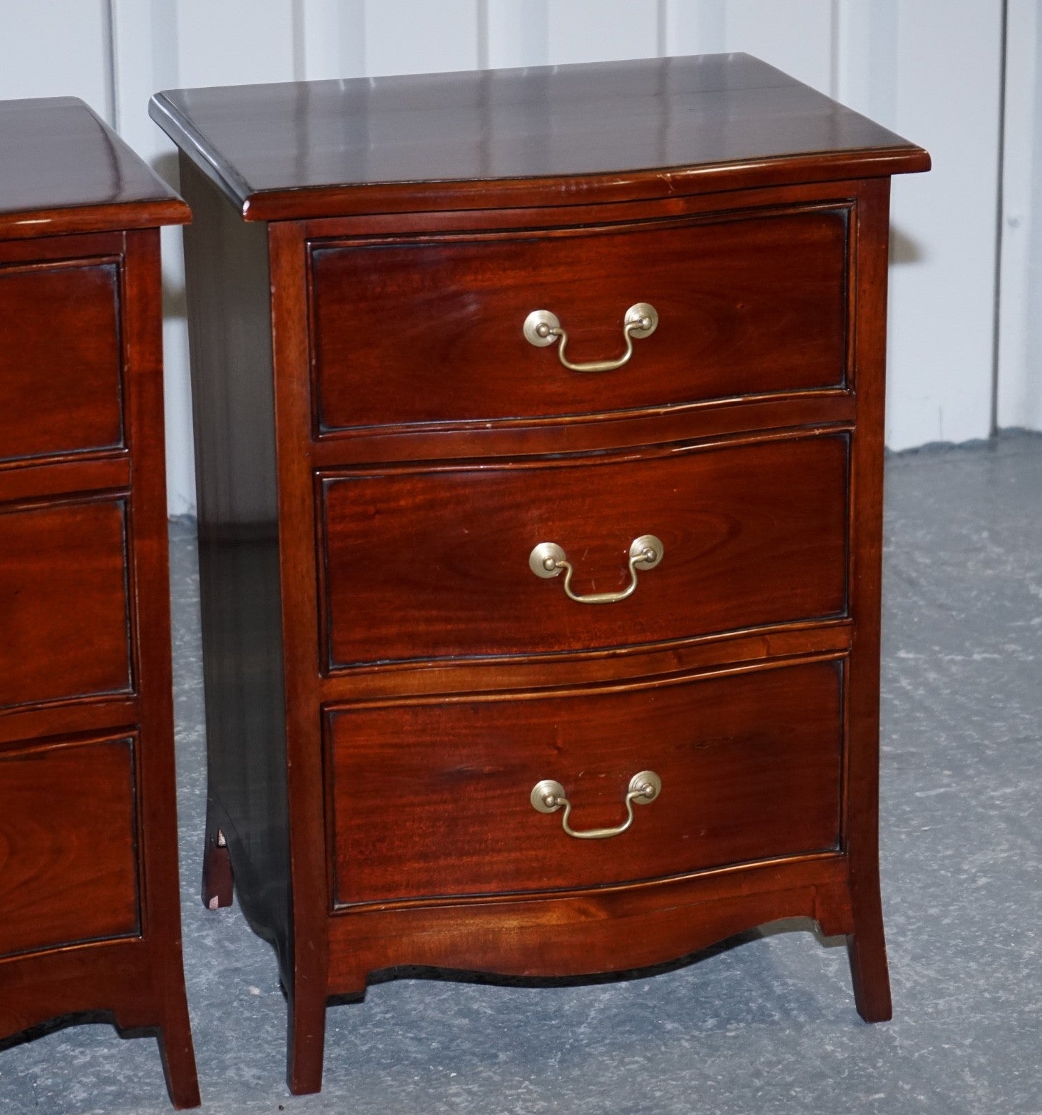 GEORGIAN REVIVAL STYLE SERPENTINE NIGHTSTANDS BEDSIDES BY BRIGHTS OF NETTLEBED