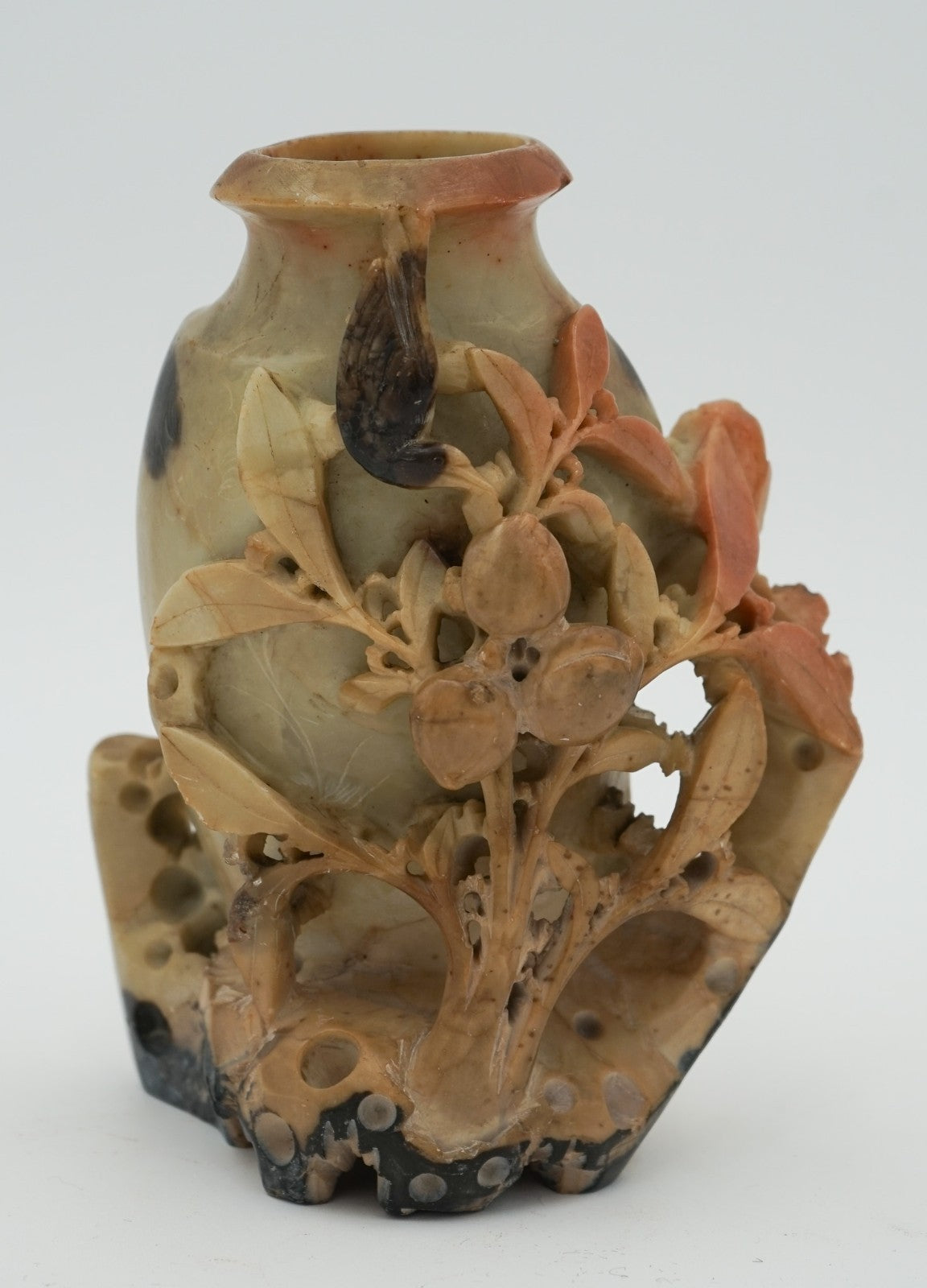 EARLY 20TH CENTRY ORIENTAL CHINESE HAND CARVED FLORAL SOAPSTONE DECORATIVE POT