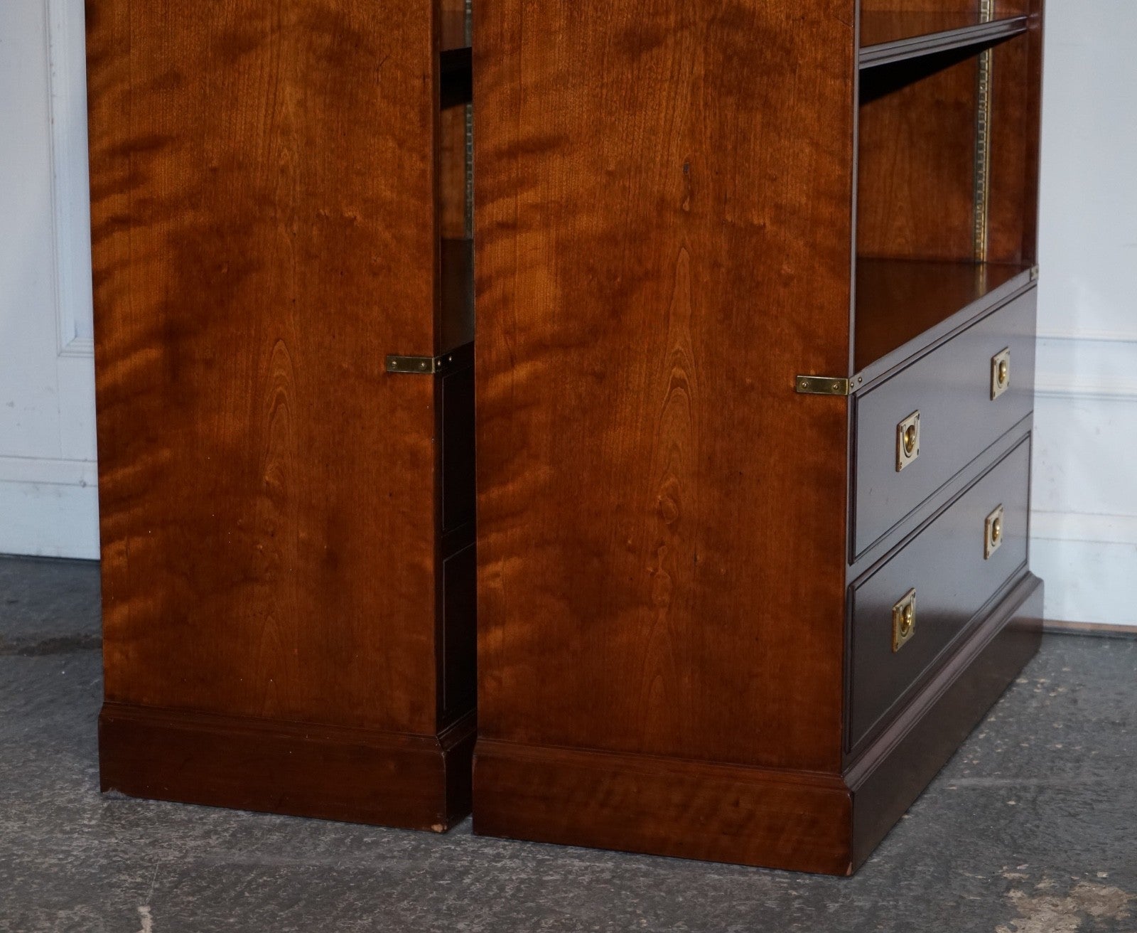 STUNNING PAIR OF KENNEDY HARRODS LONDON MILITARY CAMPAIGN OPEN BOOKCASES