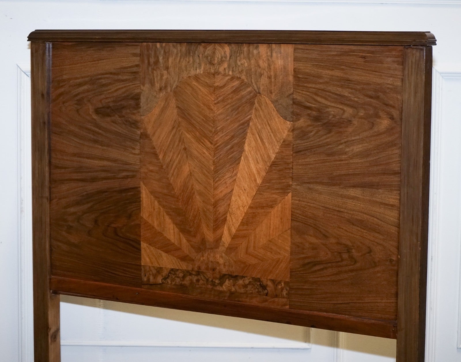 ART DECO BURR WALNUT DECORATIVE INLAID PANELS SINGLE BED (2/2)