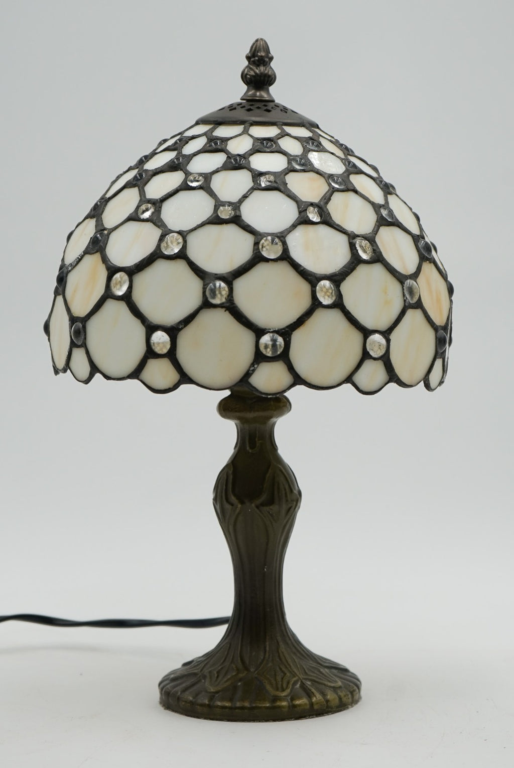 VINTAGE TRADITIONAL TIFFANY STYLE TABLE LAMP WHITE STAINED GLASS SHADE