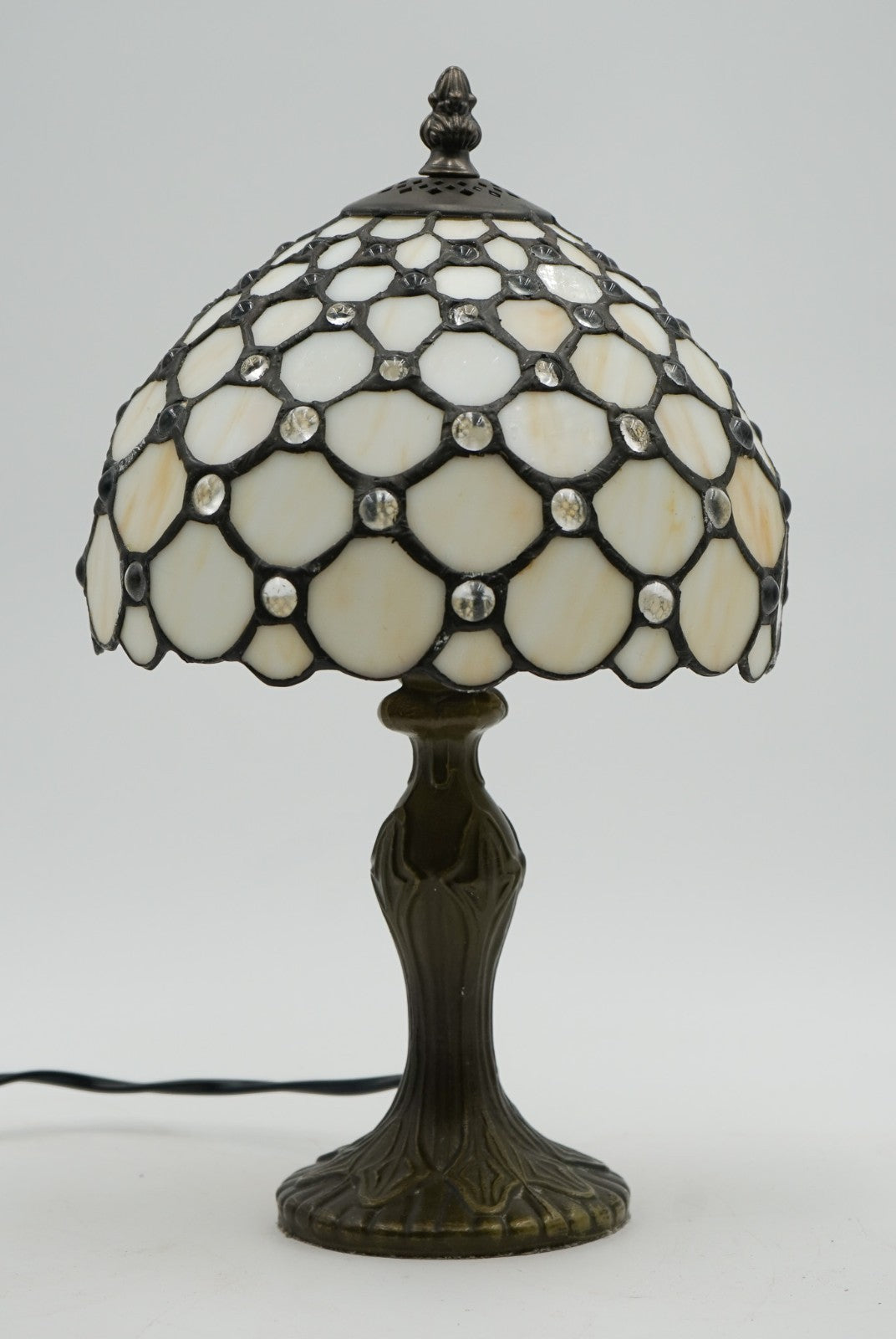 VINTAGE TRADITIONAL TIFFANY STYLE TABLE LAMP WHITE STAINED GLASS SHADE