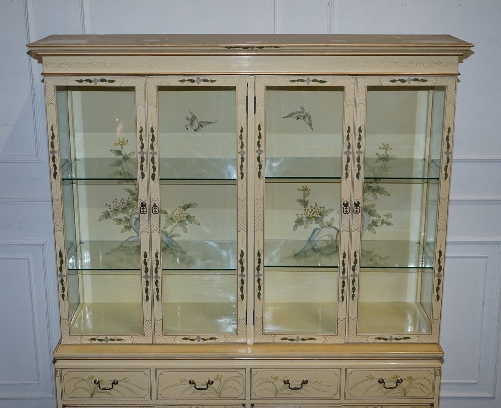 VINTAGE ORIENTAL ASIAN CHINOISERIE CREAM LACQUER HAND PAINTED DISPLAY CABINET