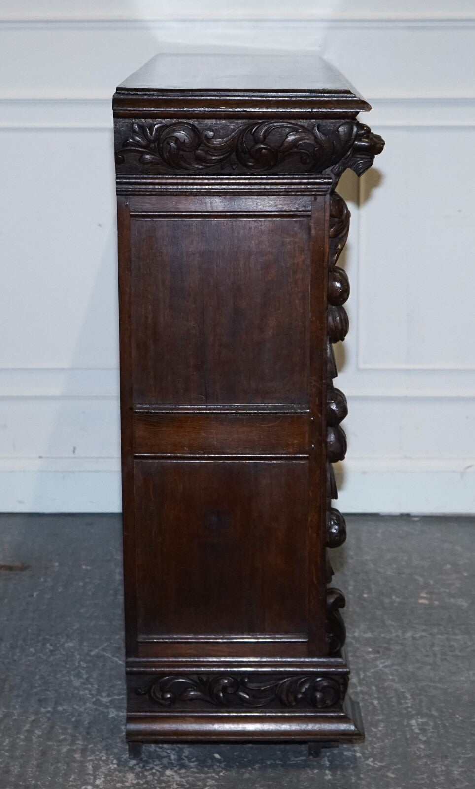 ANTIQUE CIRCA 1800 OAK GREENMAN & LIONHEADS DWARF OPEN BOOKCASE