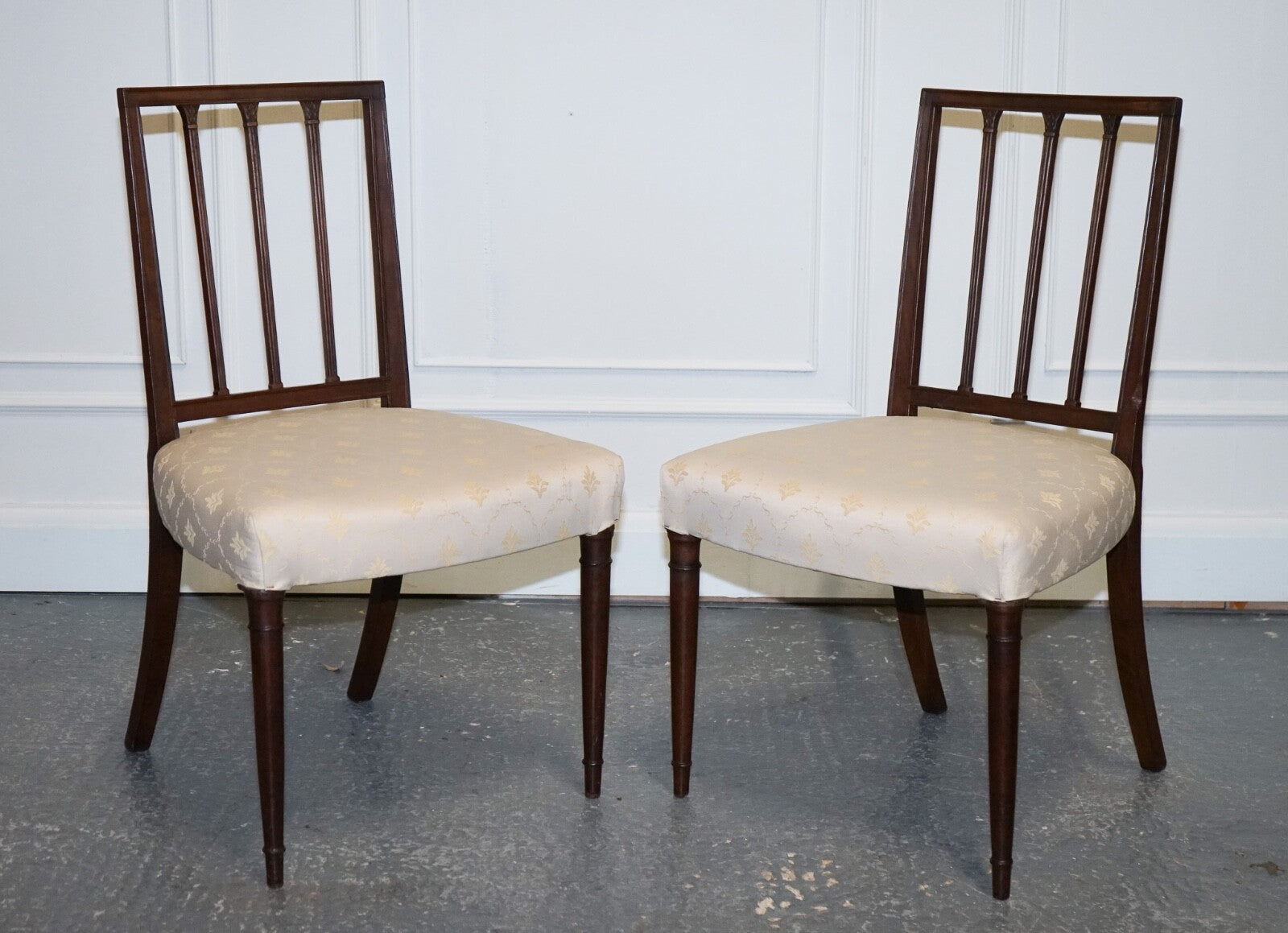 VICTORIAN PAIR OF SIDE CHAIRS WITH CREAM FABRIC SEATS