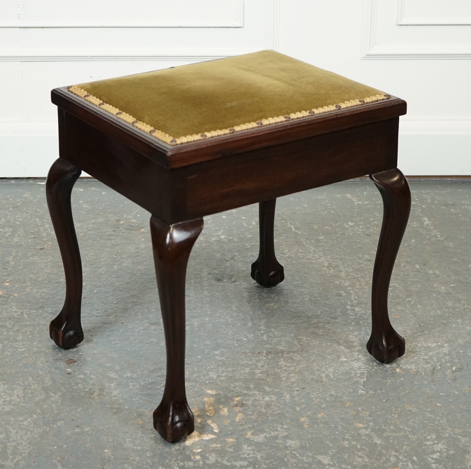 LAiDLER ROBSONS PIANO STOOL WITH STORAGE ON CLAW & BALL FEET