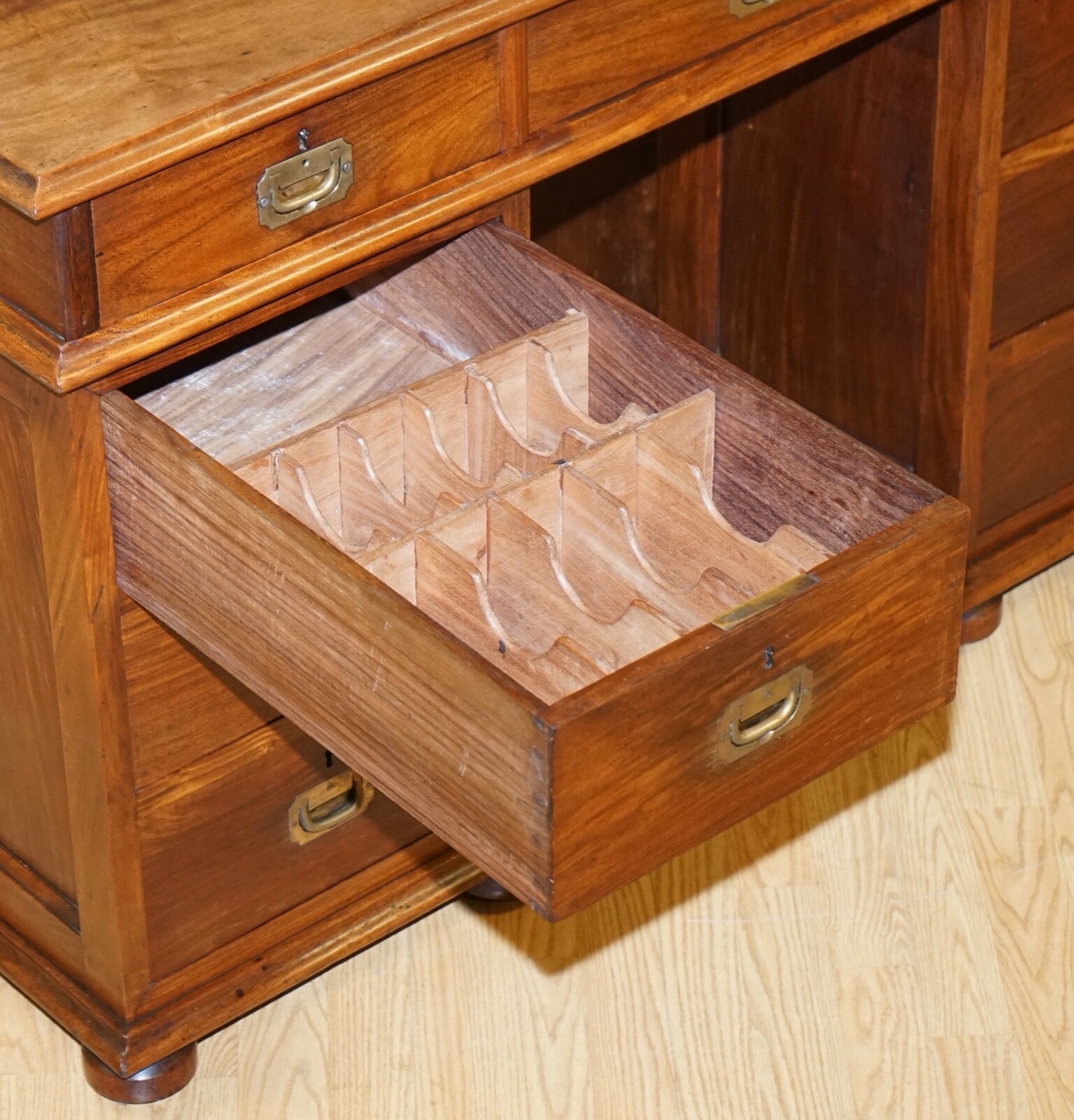 ANTIQUE RARE CIRCA 1880 VICTORIA REGINA MILITARY CAMPAIGN PEDESTAL DESK