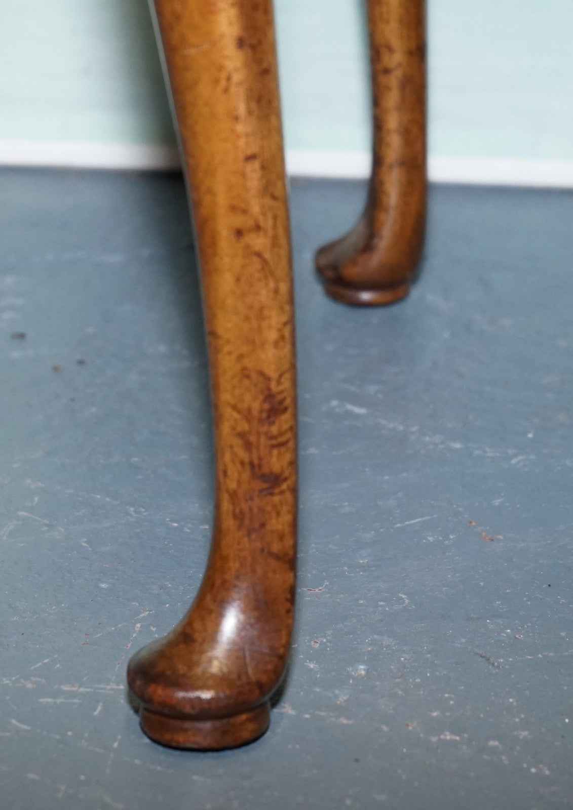 1930s WARING & GILLOW WALNUT ROUND SIDE TABLE QUEEN ANNE STYLE