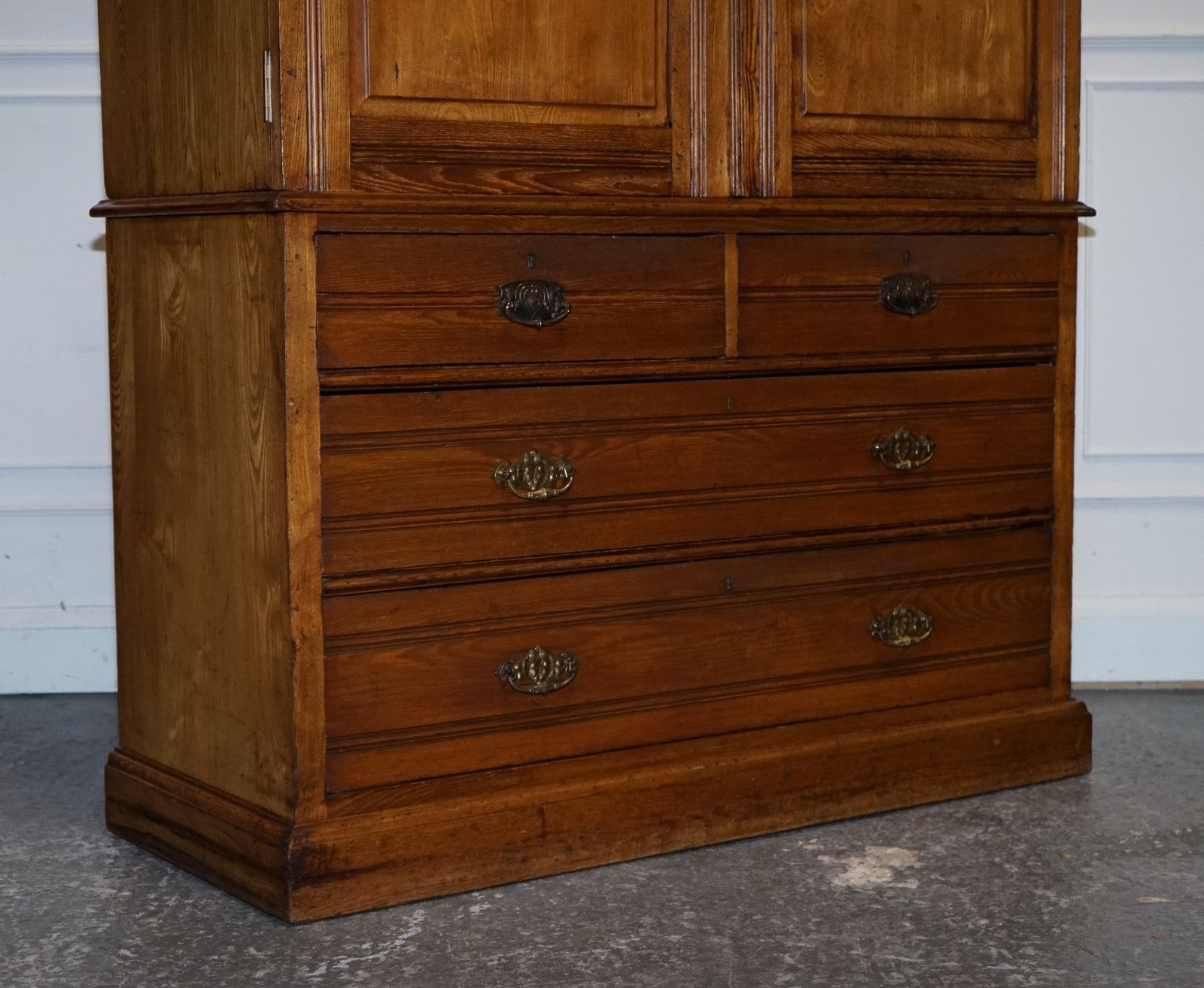 ANTIQUE VICTORIAN ENGLISH OAK LINEN PRESS WARDROBE WITH FOUR DRAWERS