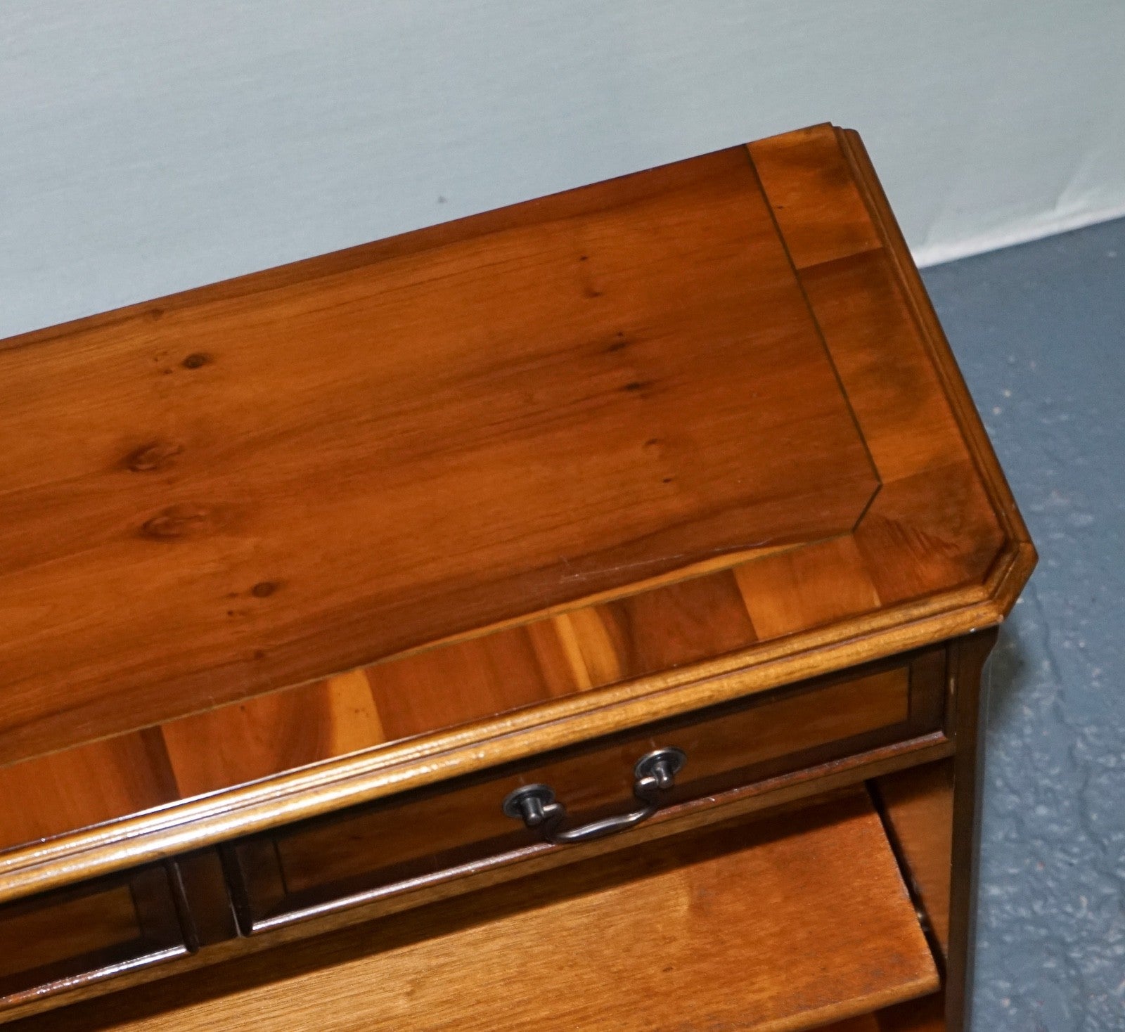 VINTAGE BURR YEW WOOD OPEN DWARF LIBRARY BOOKCASE WiTH TWO DRAWERS