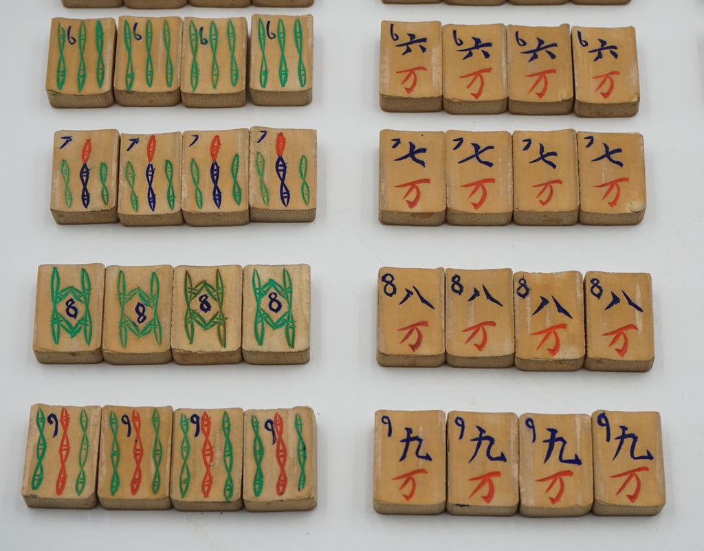 ANTIQUE ASIAN ORIENTAL MAHJONG SET OF 148 TILES IN EDWARDIAN OAK BOX