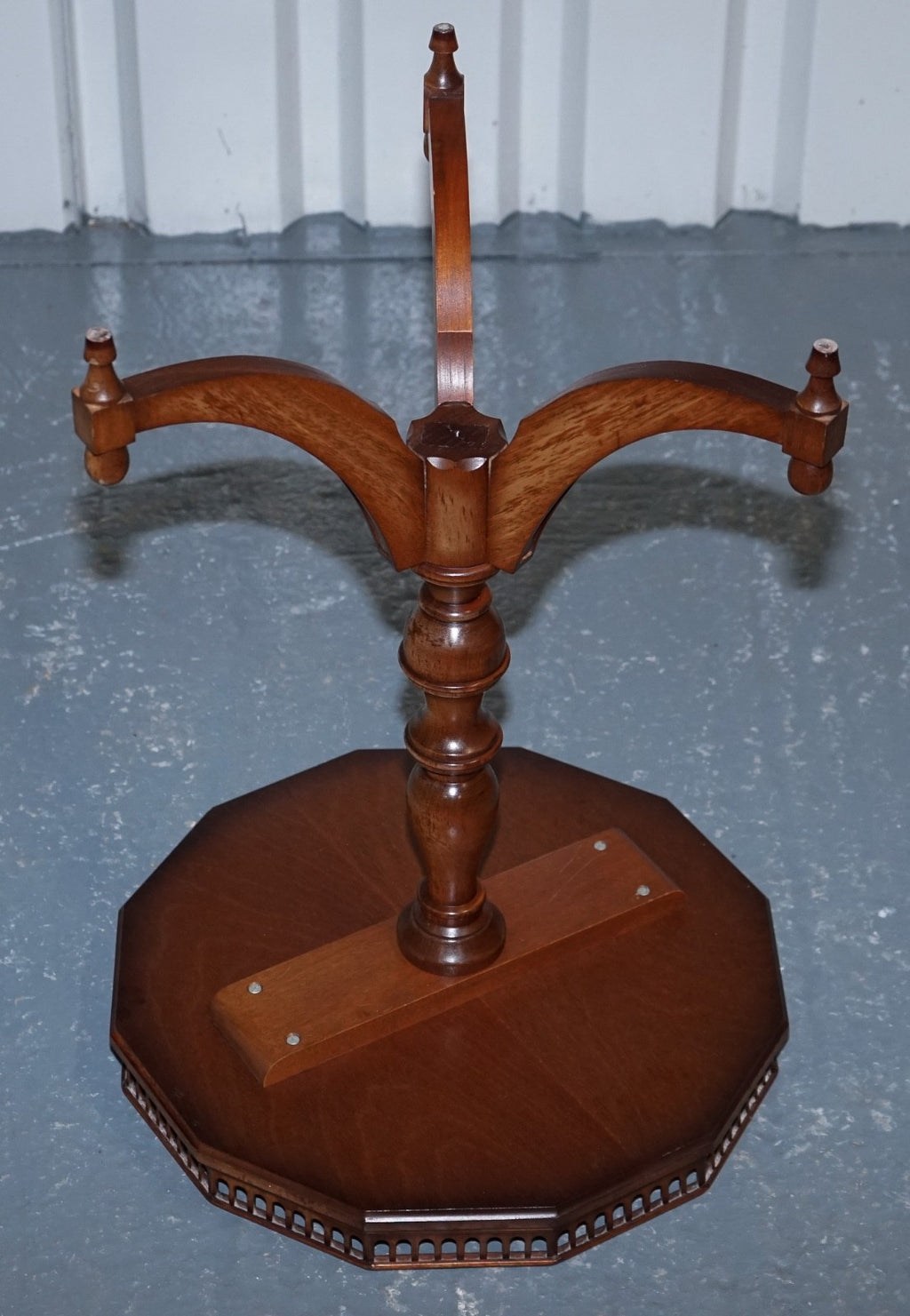 LOVELY REGENCY STYLE GALLERY RAIL SIDE END LAMP TABLE