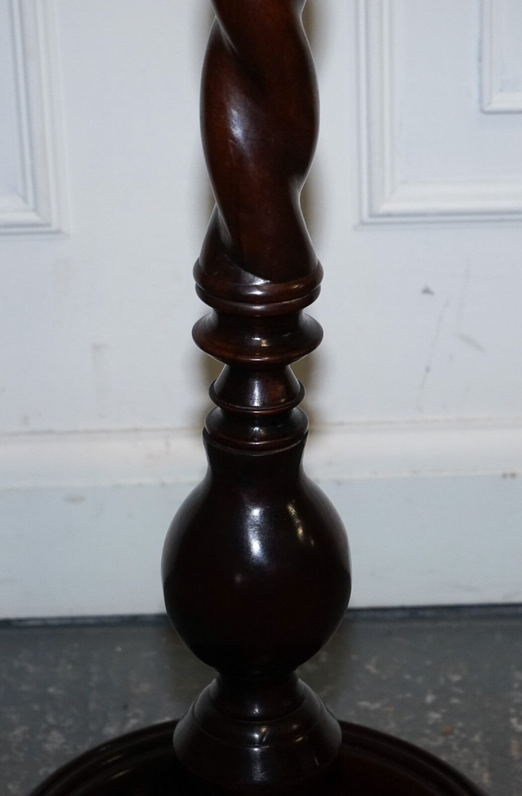 LOVELY RESTORED EDWARDIAN HARDWOOD BARLEY TWIST FLOOR LAMP