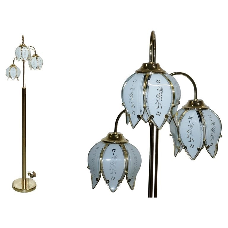 VINTAGE MID CENTRY HOLLYWOOD REGENCY BRASS WHITE TULIP GLASS FLOOR LAMP