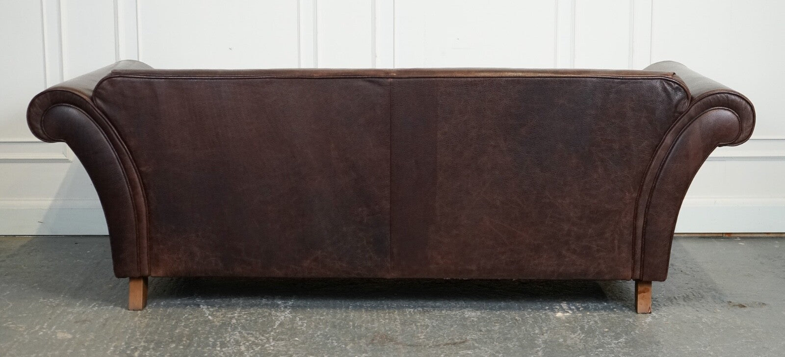 STUNNING FISHPOOLS HERITAGE BROWN LEATHER 2 TO 3 SEATER SOFA