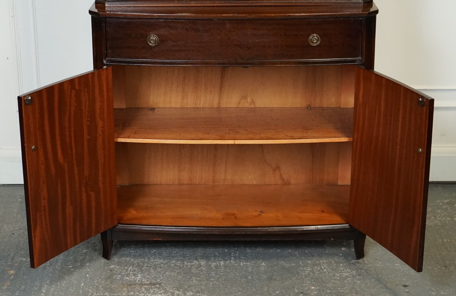 REGENCY STYLE HARDWOOD BOOKCASE CABINET GLAZED DOORS J1