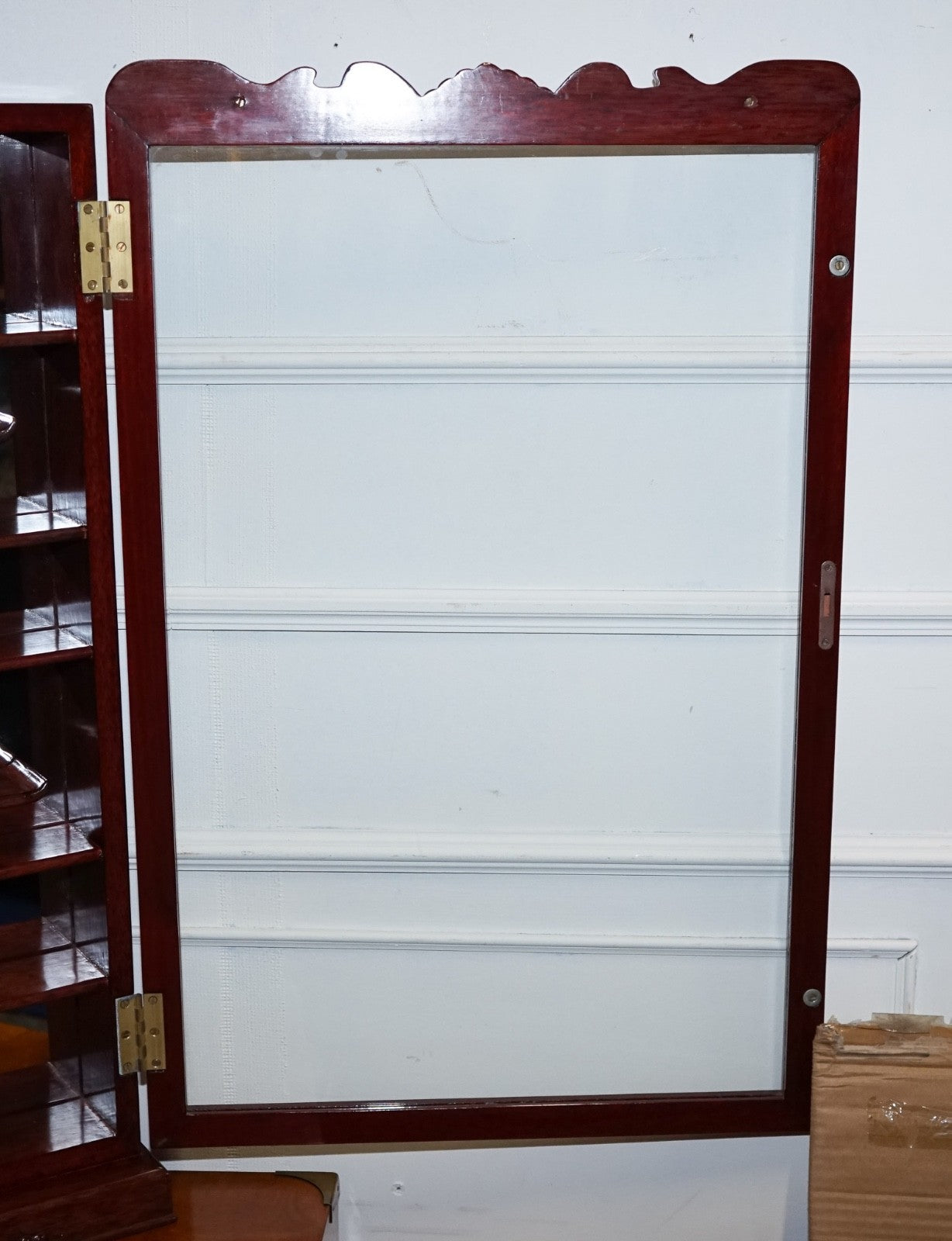 ASIAN ORIENTAL CHINESE STANDING OR HANGING WALL MOUNT DISPLAY CABINET
