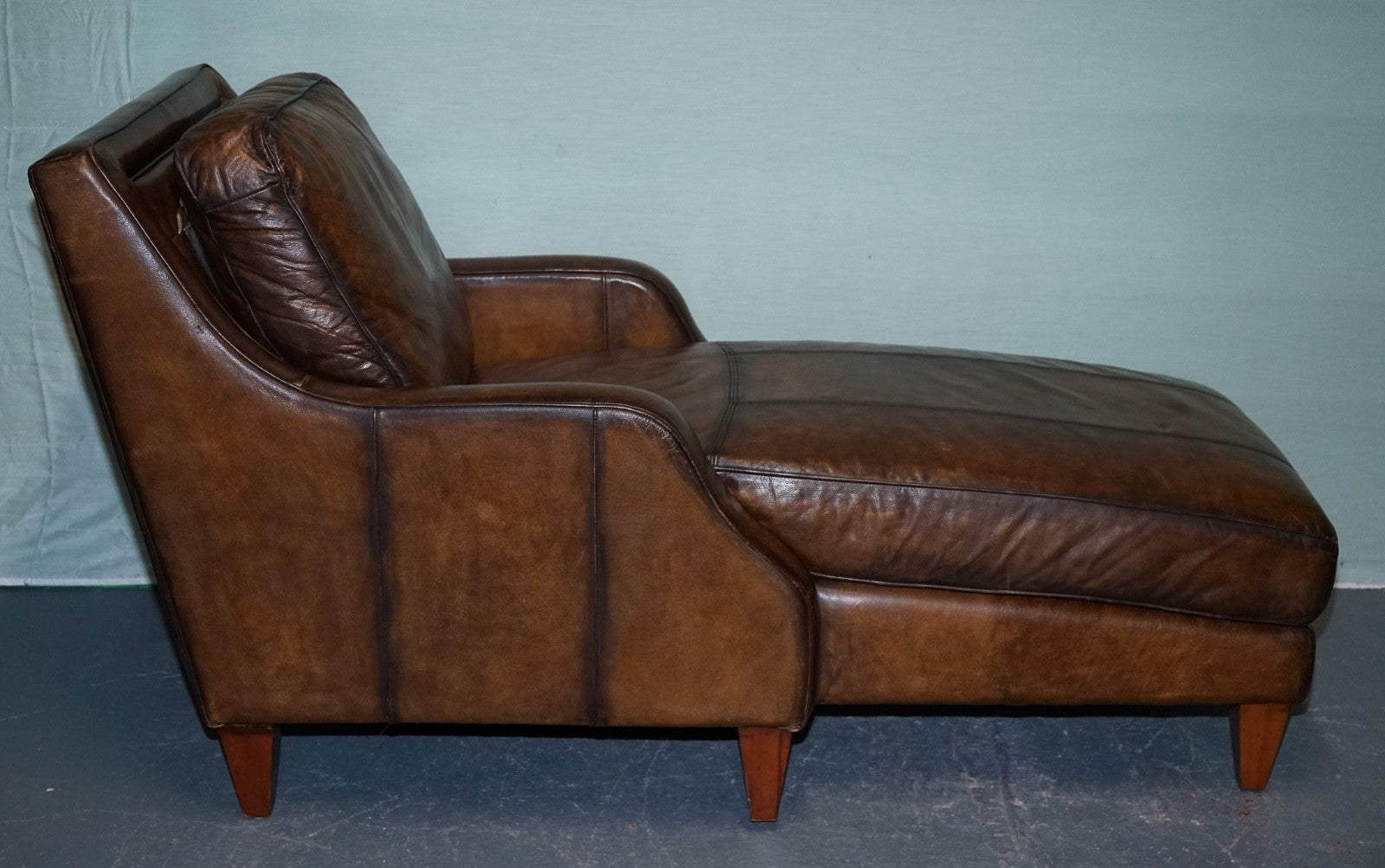 DEEP COGNAC HAND DYED LEATHER CHAISE LOUNGE ARMCHAiR SEATING
