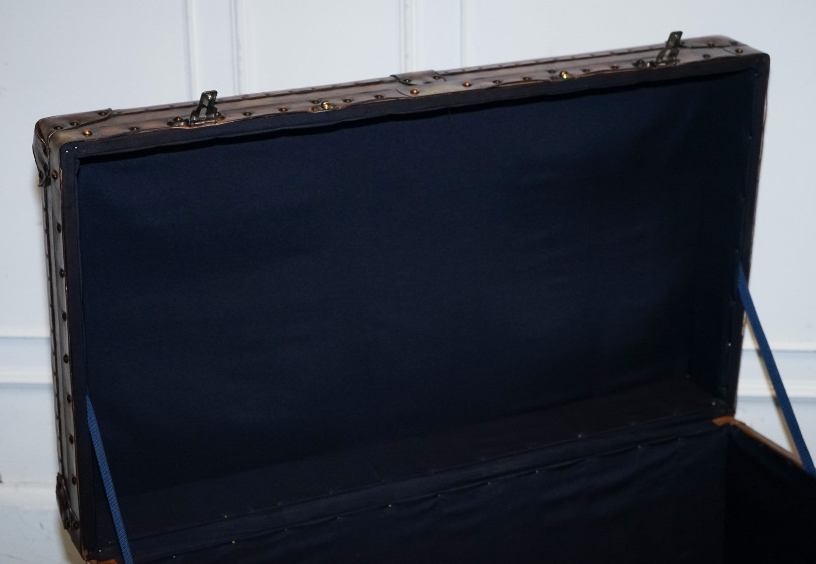 FULLY RESTORED HAND DYED BROWN LEATHER LOCKABLE STORAGE TRUNK