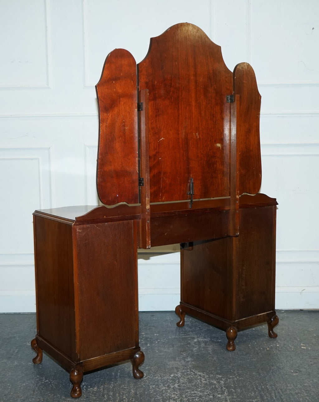 ANTIQUE 1920'S BURR WALNUT ART DECO DRESSING TABLE WITH PLENTY OF DRAWERS