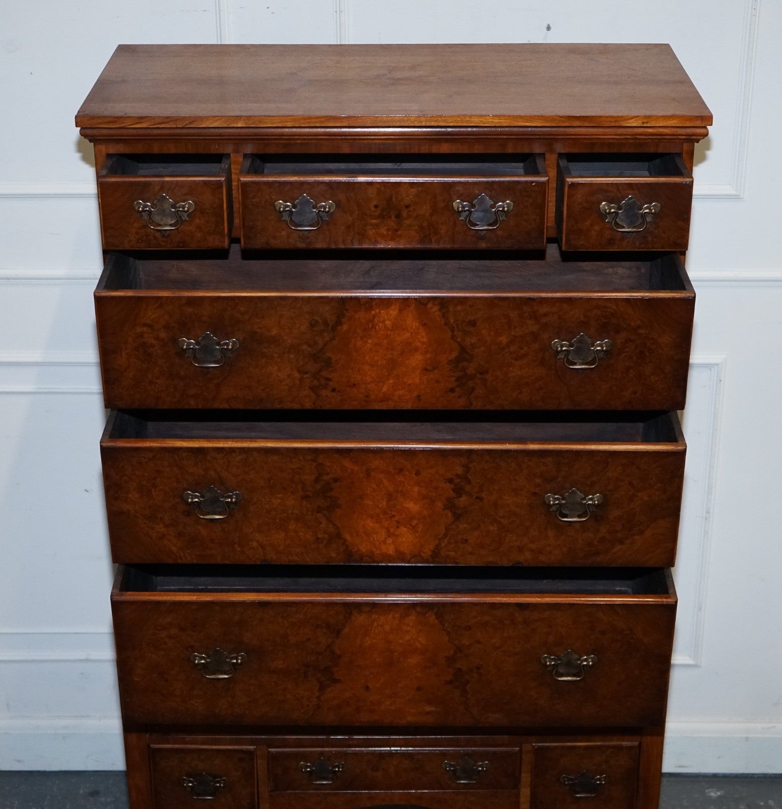 ANTIQUE GEORGIAN STYLE BURR WALNUT CHEST ON STAND WITH QUEEN ANNE LEGS