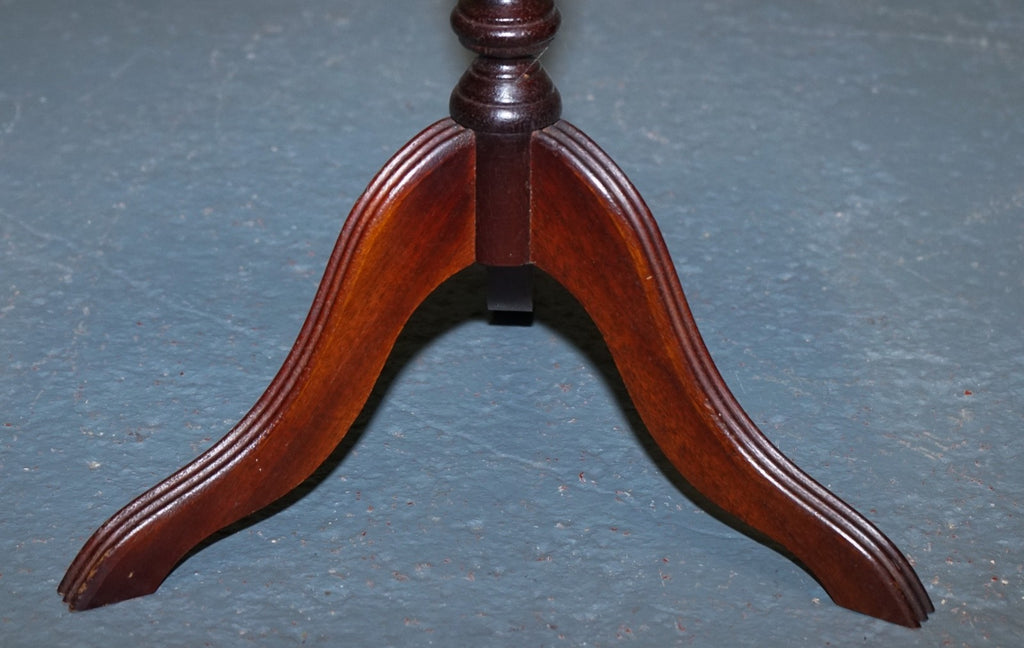 VINTAGE GEORGIAN STYLE TRIPOD WINE TABLE WITH SCALLOPED EDGE & LEATHER INSET TOP