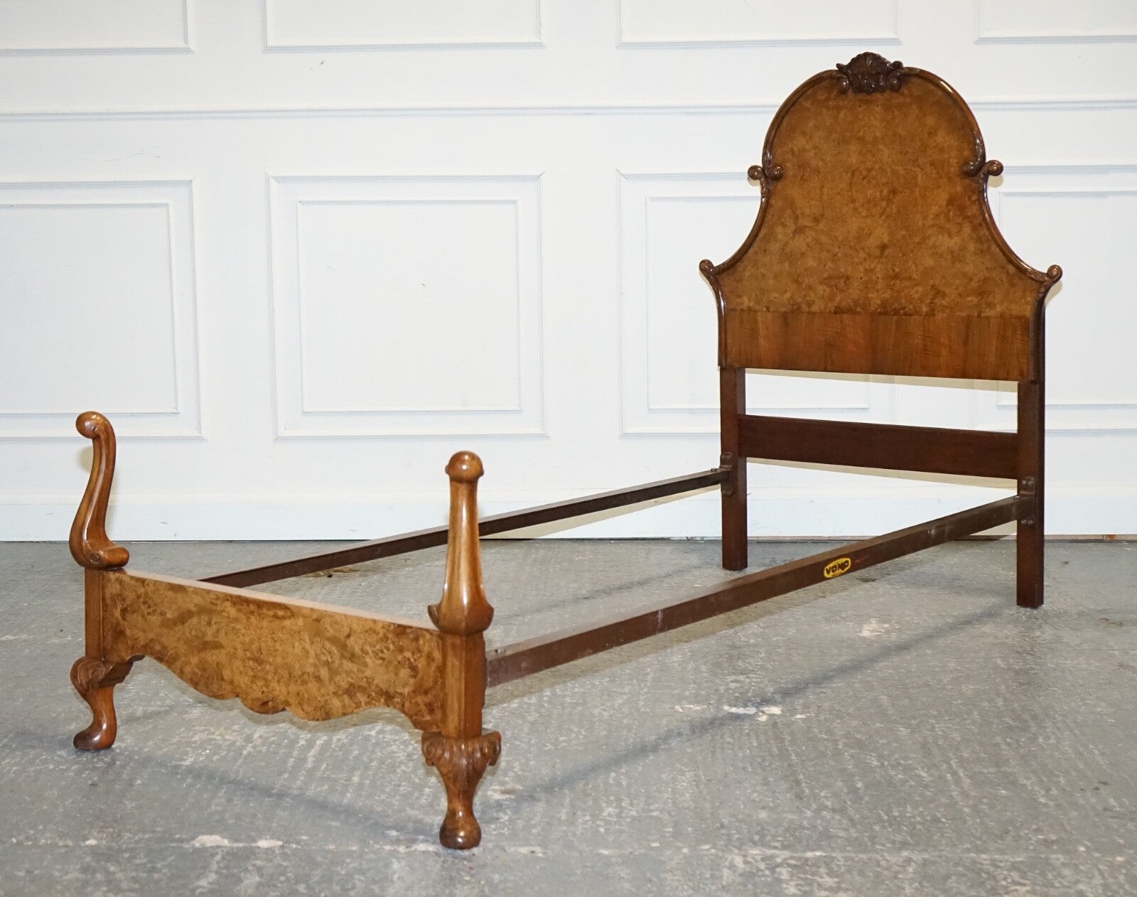 1930 ART DECO BURR WALNUT ENGLISH MADE VONO BEDSTEAD FRAME QUEEN ANNE LEGS 2/2
