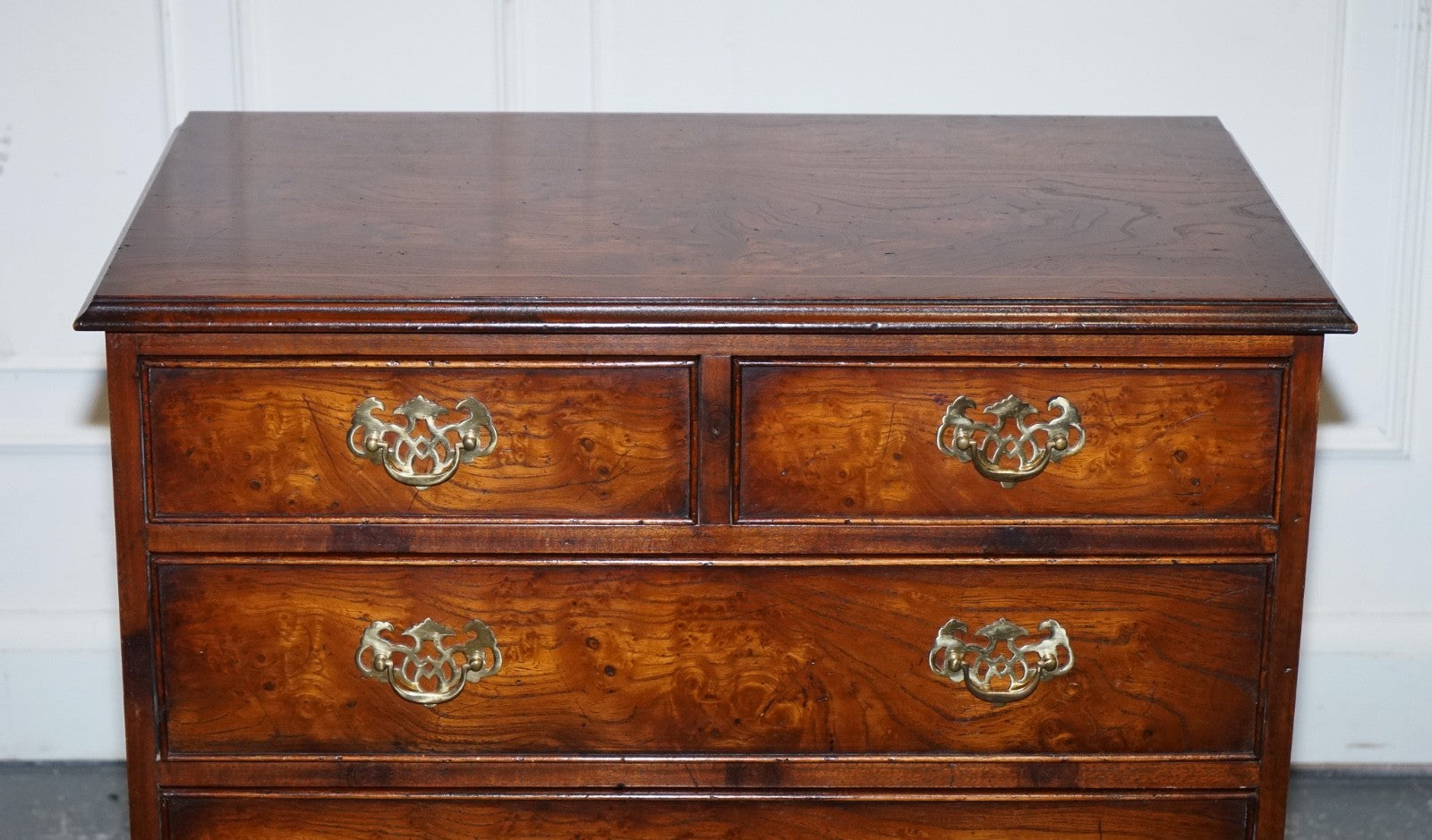 ELEGANT VINTAGE BURL ELM ALL OVER CHEST OF DRAWERS COMMODE BRASS HANDLES