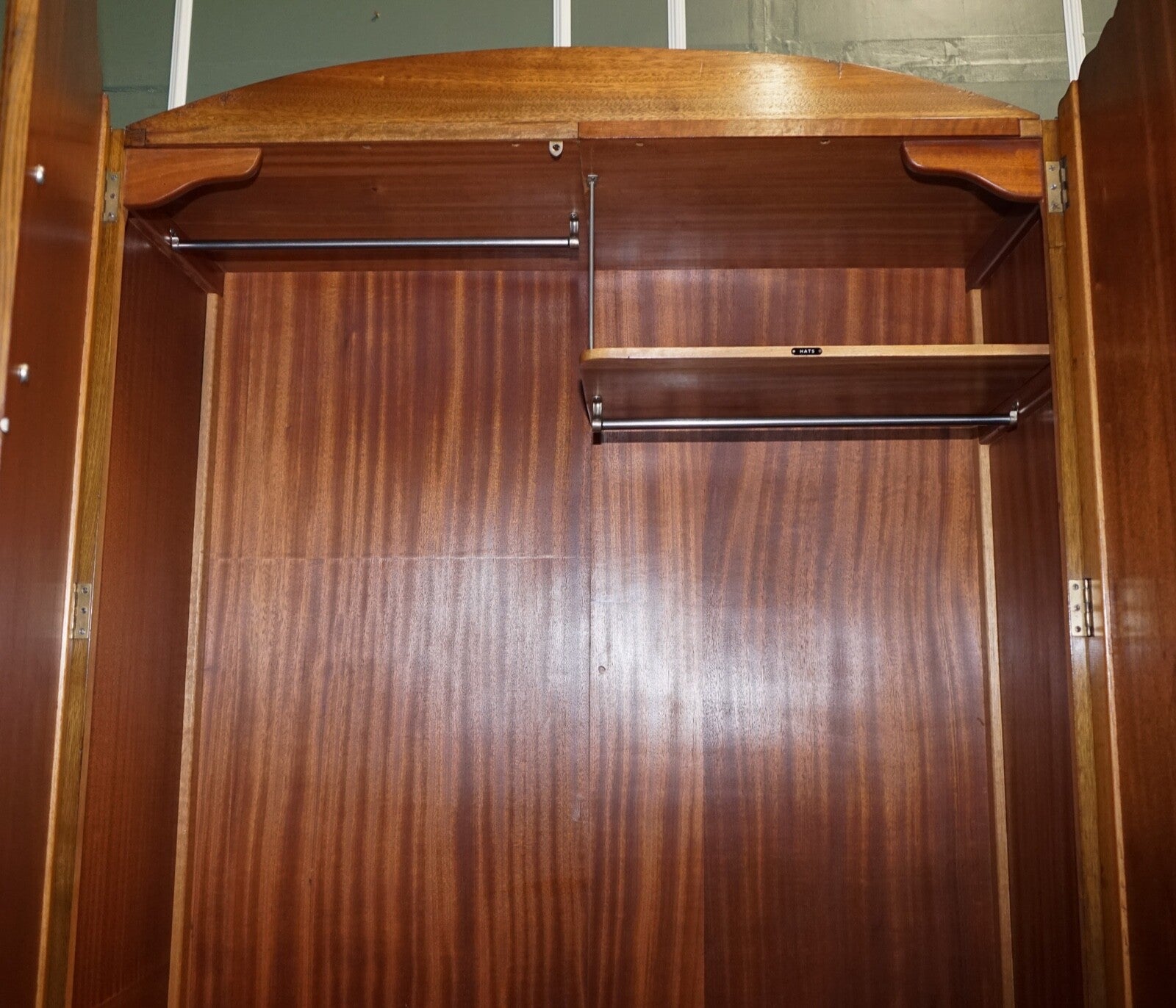 LARGE VINTAGE ART DECO OAK TWO DOOR WARDROBE