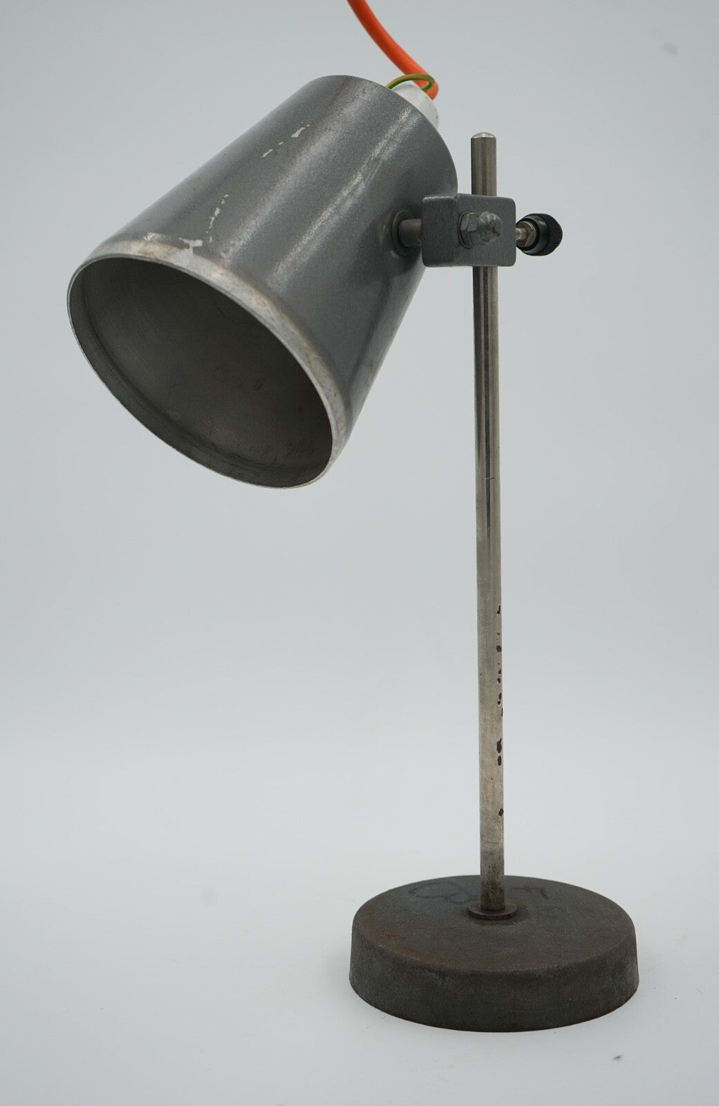 1940'S ENGLISH SALVAGED LABORATORY SCHOOL TABLE LAMP ADJUSTABLE LIGHT 001