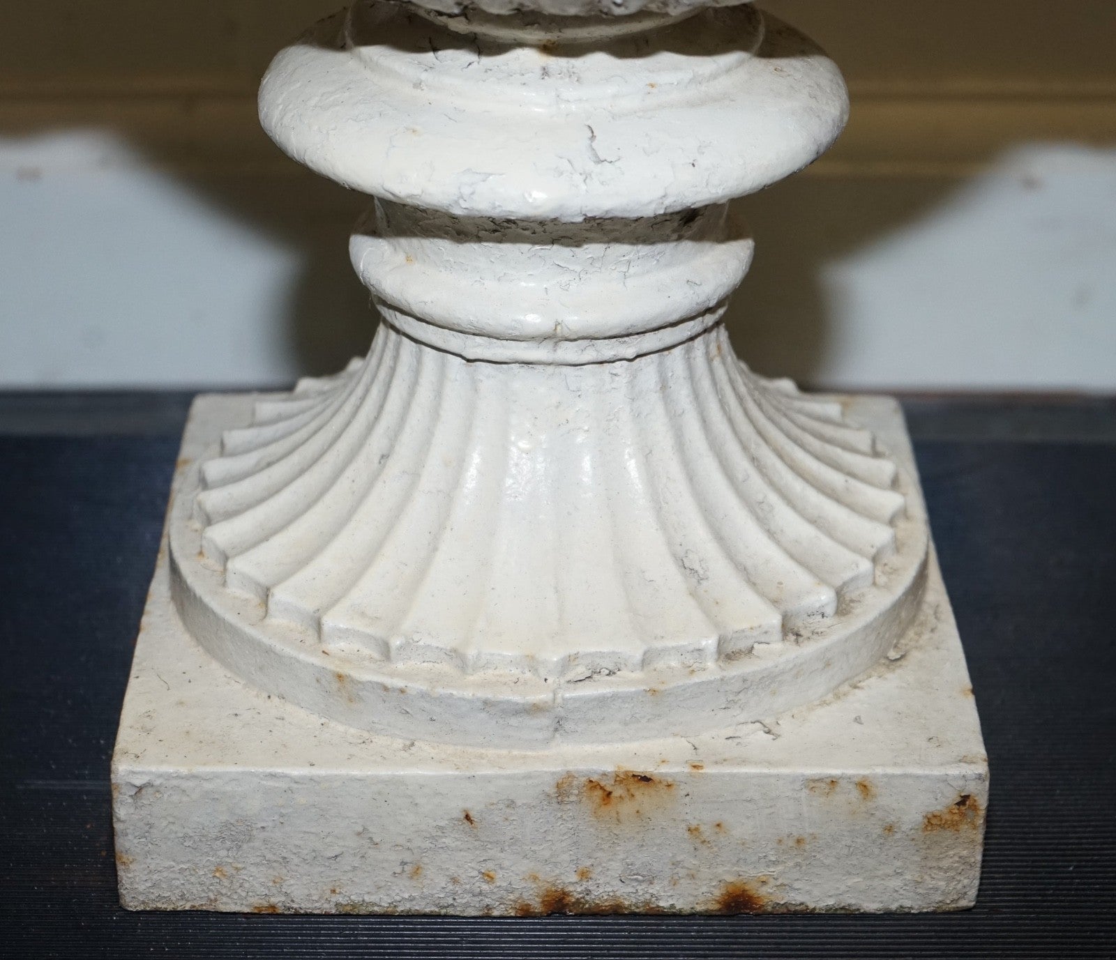 VICTORIAN PAINTED CAST IRON URN FLARED BEADED RIMS ABOVE SCROLLiNG ACANTHUS
