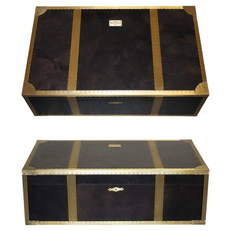 TIMOTHY OULTON CUMBERLAND COLLECTION COFFEE TABLE WITH RED VELVET LINING