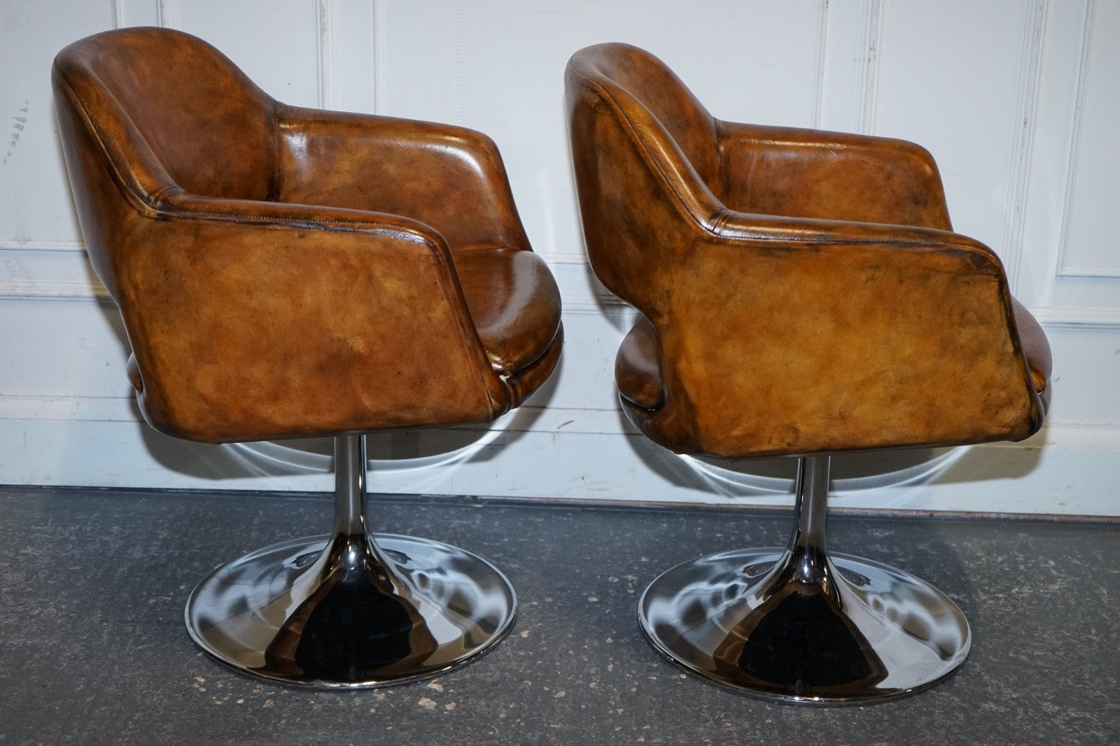 SET OF FOUR RESTORED HAND DYED LEATHER LARGO JOHANSON DESIGN SWIVEL ARMCHAIRS