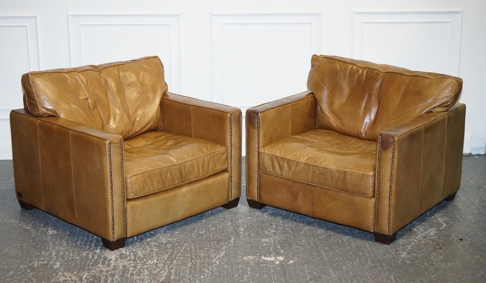 LOVELY TIMOTHY OULTON VISCOUNT PAIR OF TAN LEATHER ARMCHAIRS RRP £5,200