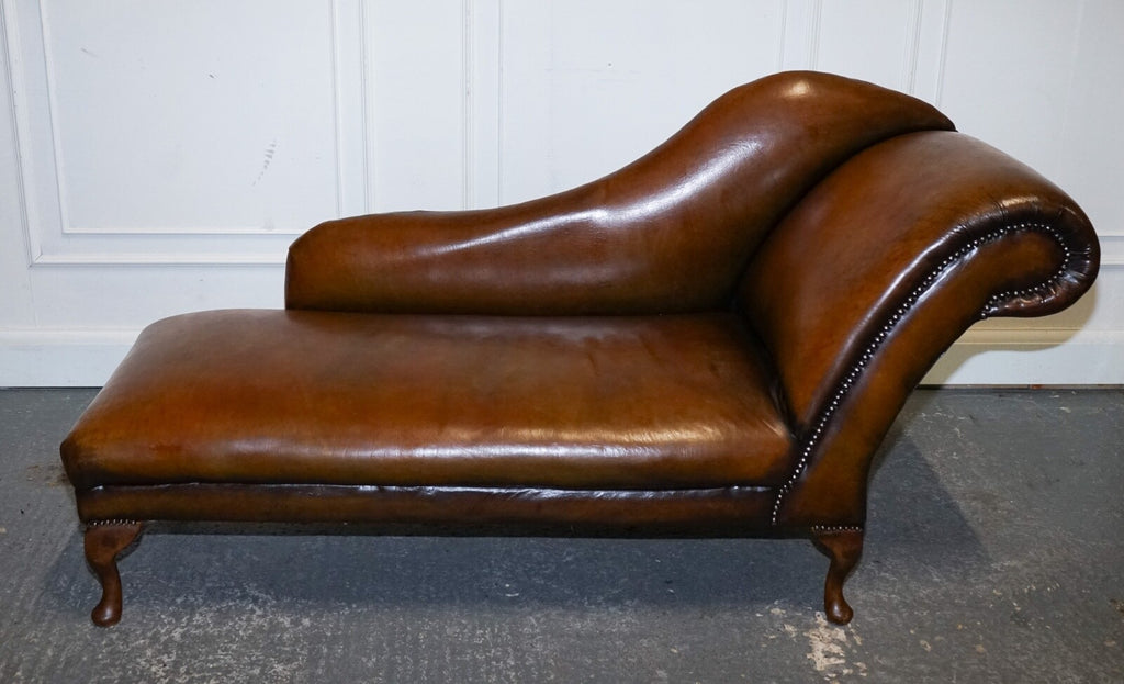 ANTIQUE RESTORED VICTORIAN BROWN LEATHER HAND DYED CHAISE LOUNGE SETTEE