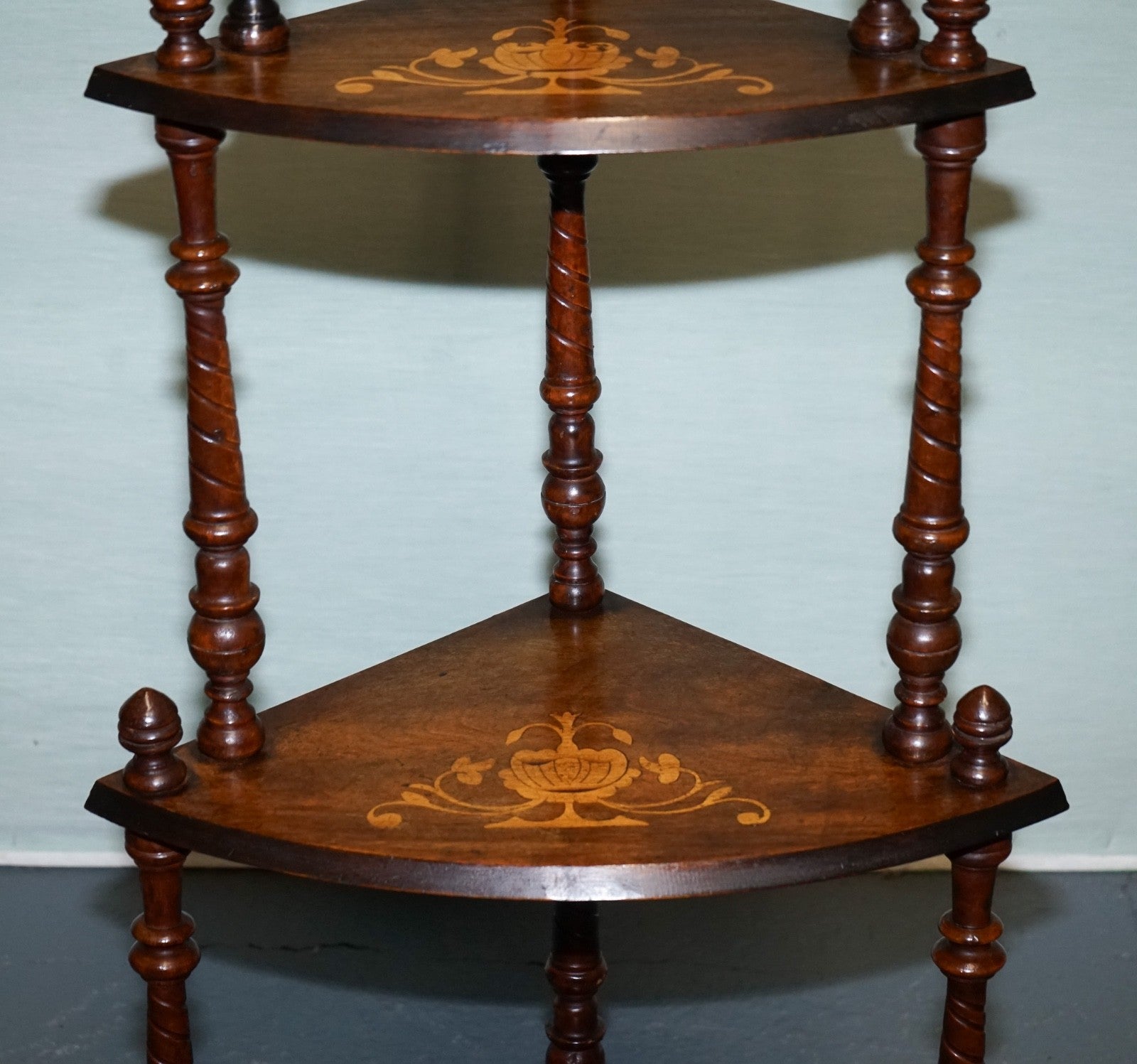 1920s VICTORIAN INLAID HARDWOOD CORNER ETAGERE 4 TIER DiSPLAY STAND