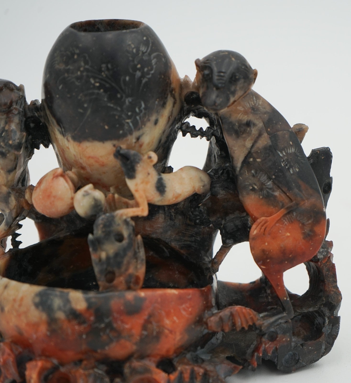 EARLY 20TH CENTRY ORIENTAL CHINESE HAND CARVED SOAPSTONE DECORATIVE POT